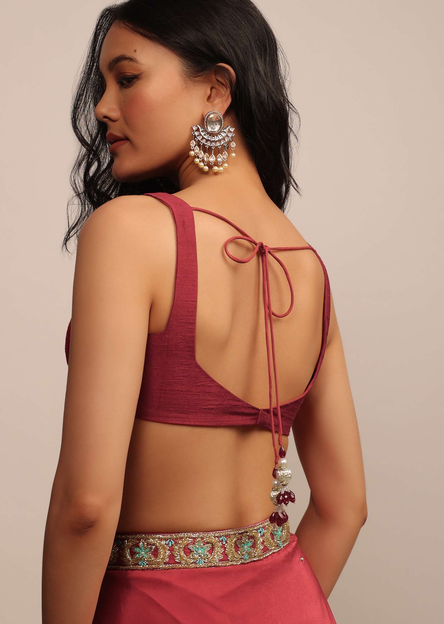 Blood Red Sleeveless Blouse In Raw Silk With Sweetheart Neckline - Image 3