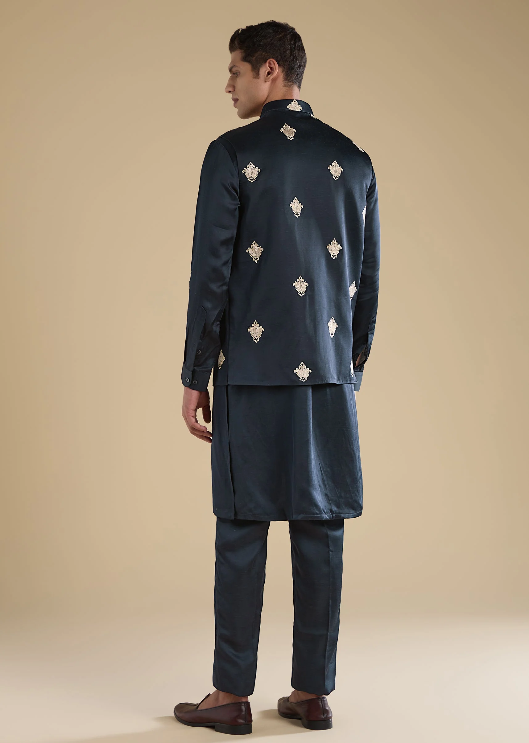 Blue Embroidered Kurta Set With Pants - Image 5