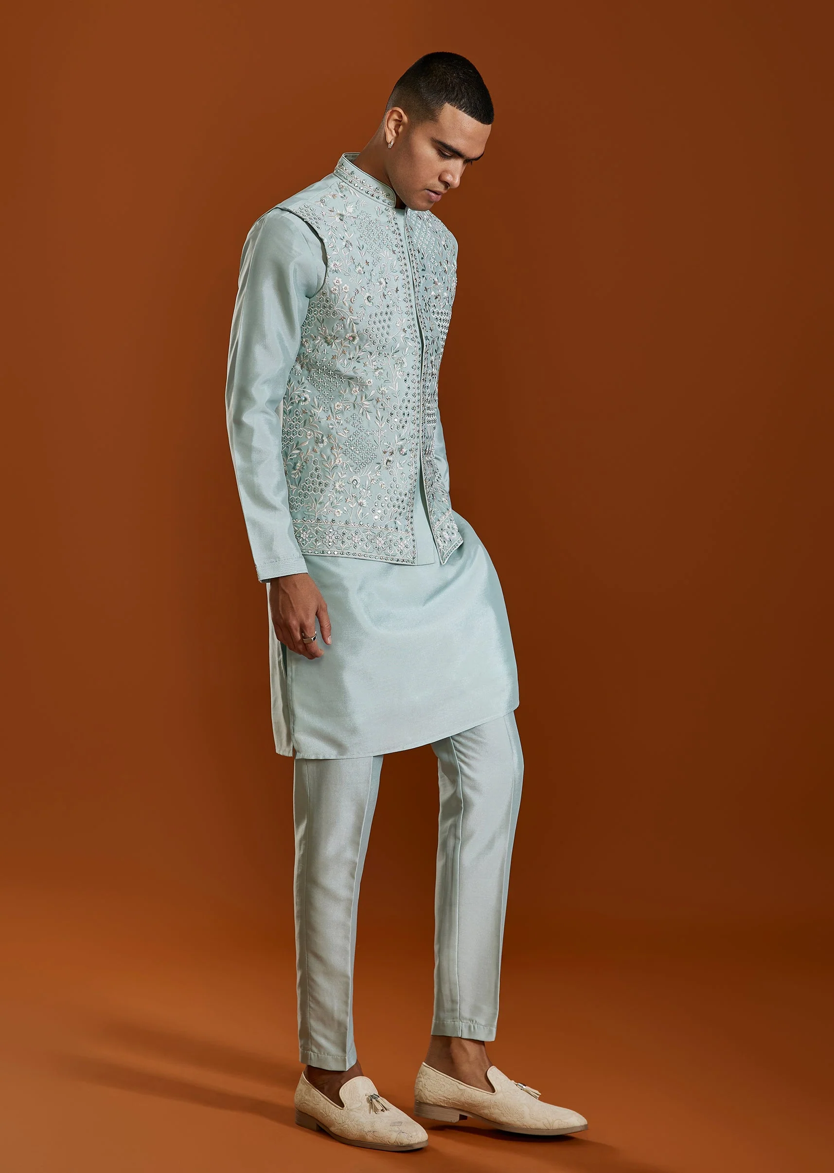 Blue Festive Pair – Ready Pleated Saree For Her And Kurta Set For Him - Image 10