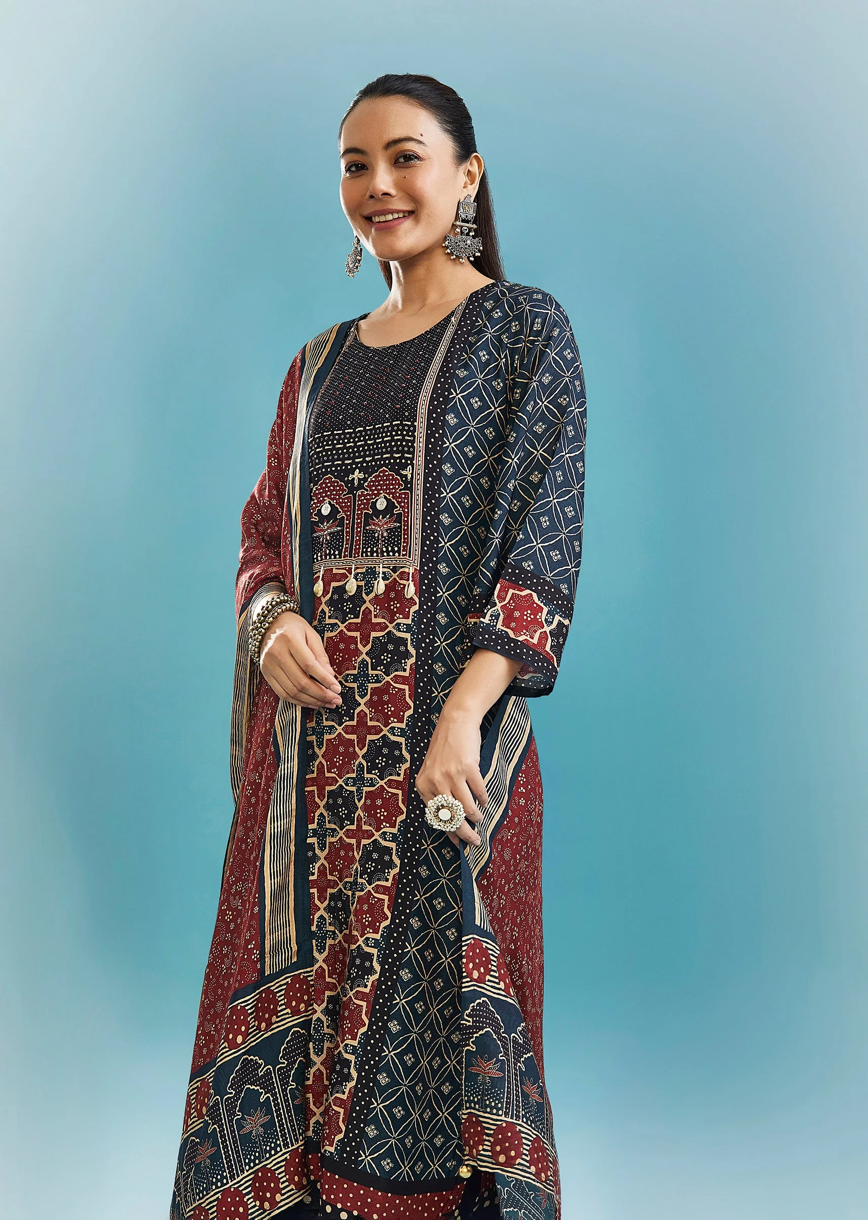 Blue Muslin Palazzo Set With Thread Work - Image 4