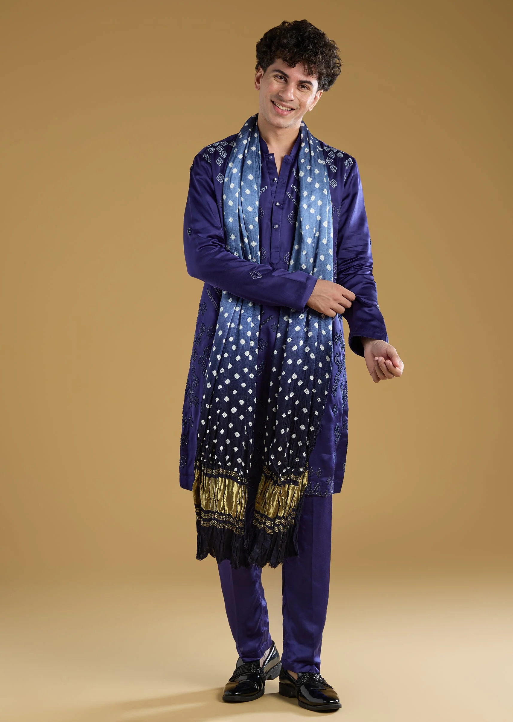 Blue Silk Kurta Set With Thread Work - Image 4