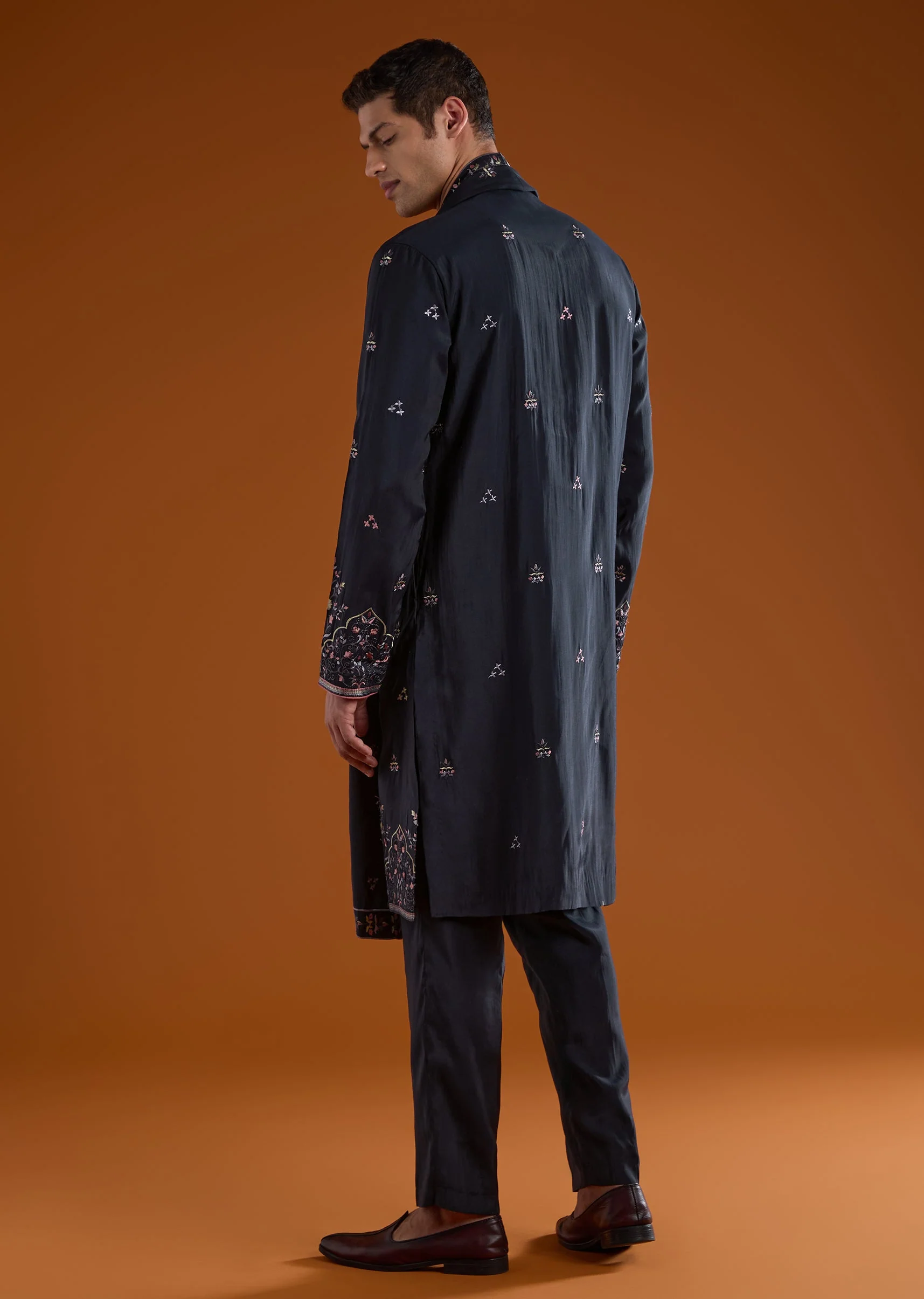Blue Silk Mens Kurta Set with Resham Work - Image 5