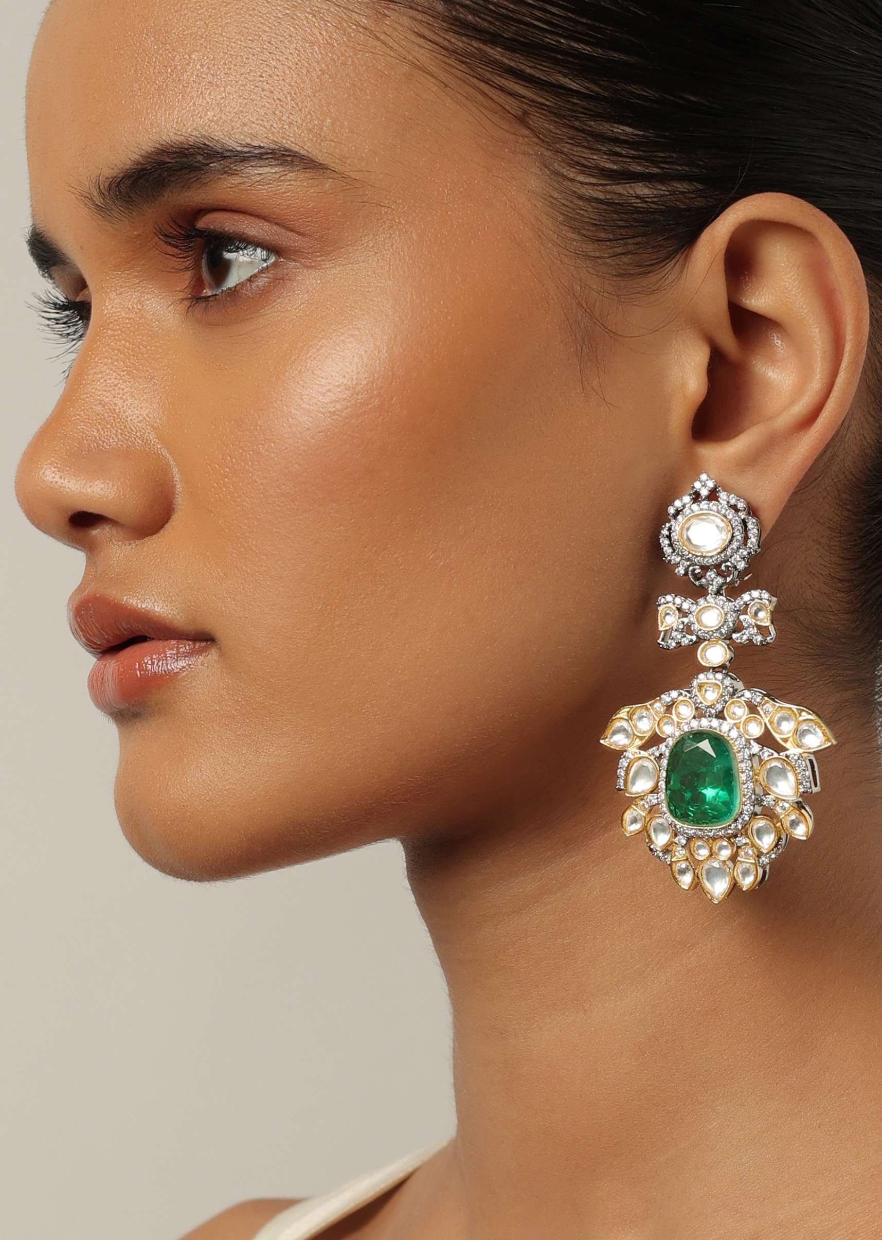 Blue Two Tone Polki Long Necklace Set With Emerald Pendant - Image 4