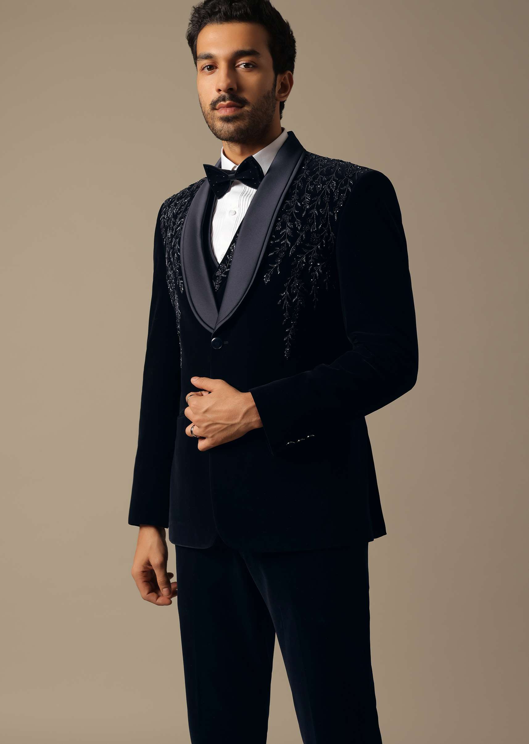 Blue Velvet Tuxedo Set For Men - Image 2