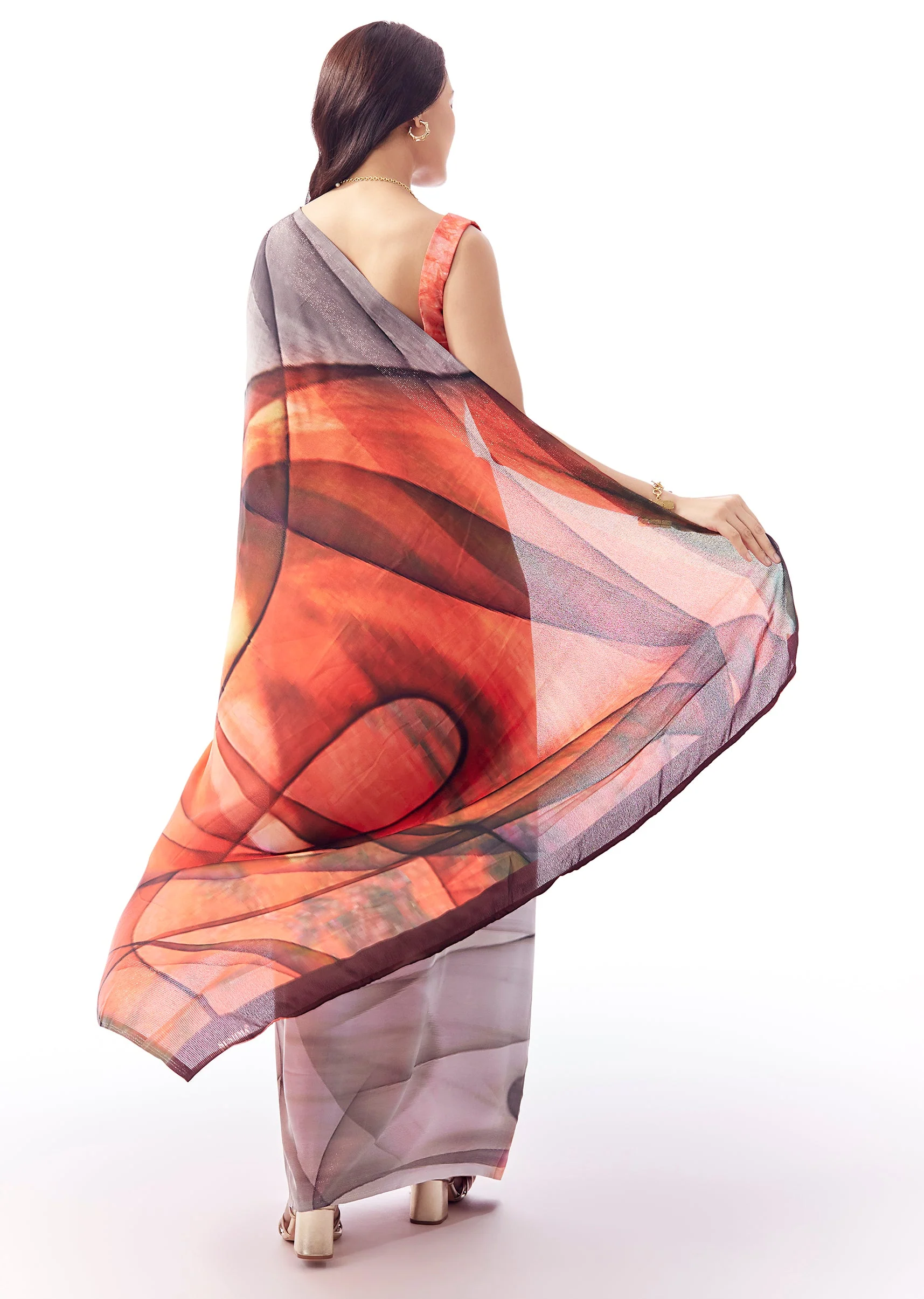 Blush Grey And Red Georgette Saree With All Over Abstract Print - Image 4
