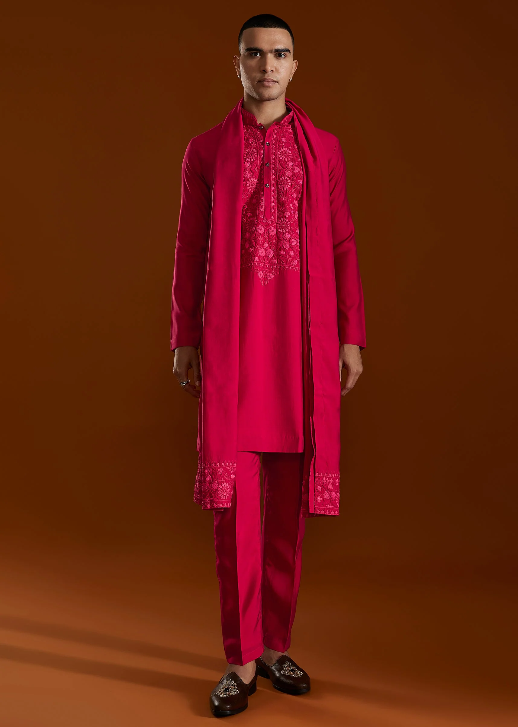 Blush Pink Harmony – Woven Saree For Her And Embroidered Kurta Set For Him - Image 9
