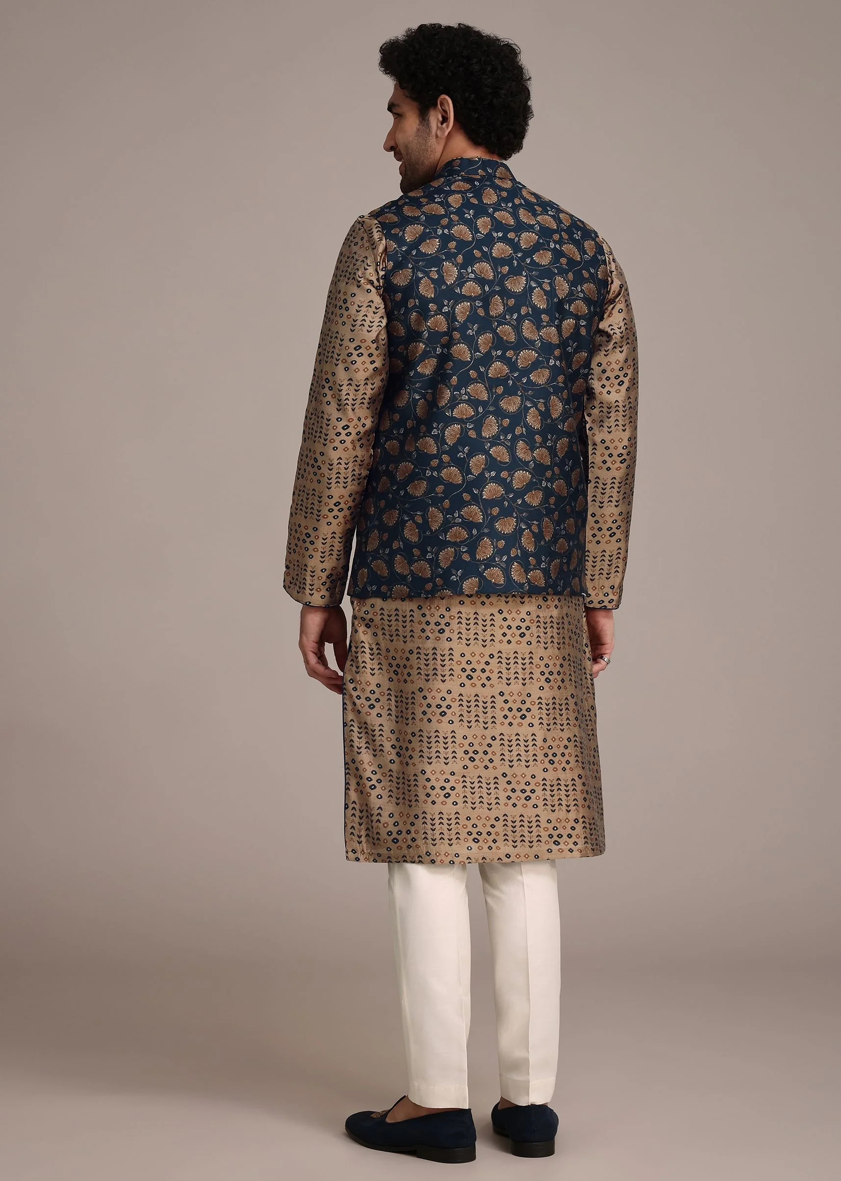Bronze Silk Printed Kurta Set With Leaf Motifs - Image 5
