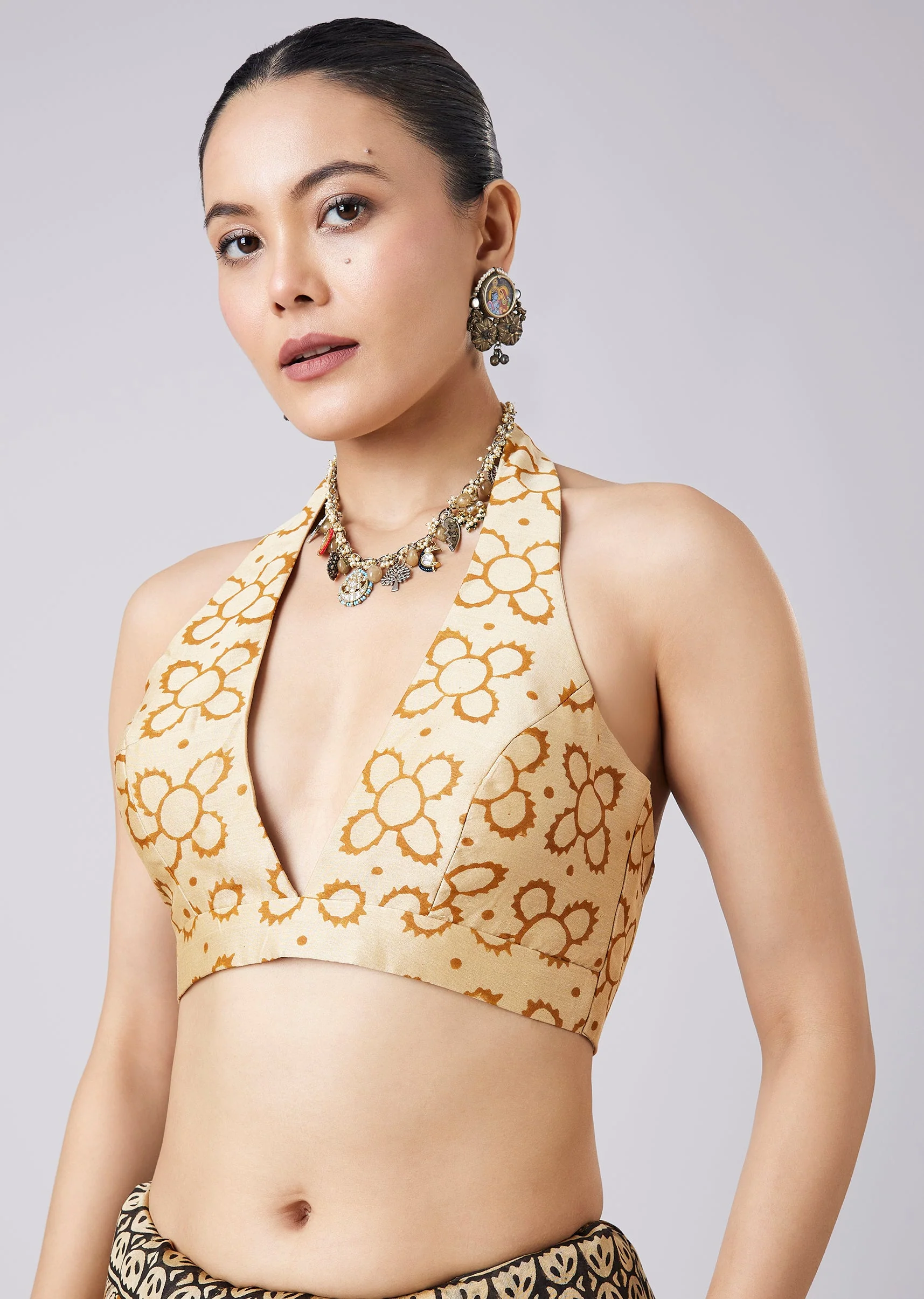 Brown Block Printed Motif Saree with Unstitched Blouse - Image 7
