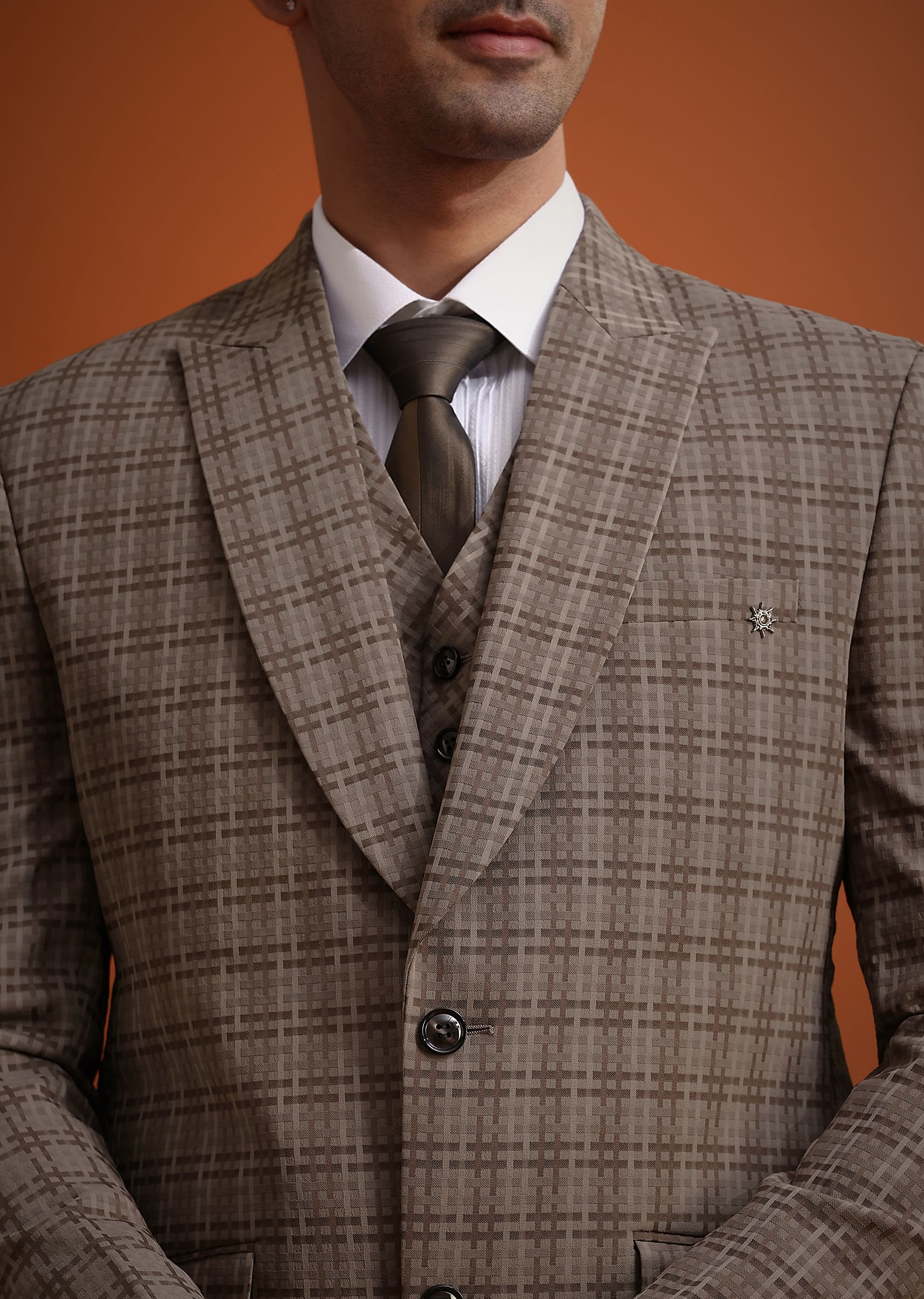 Brown Checkered Tuxedo And Pant Set - Image 3