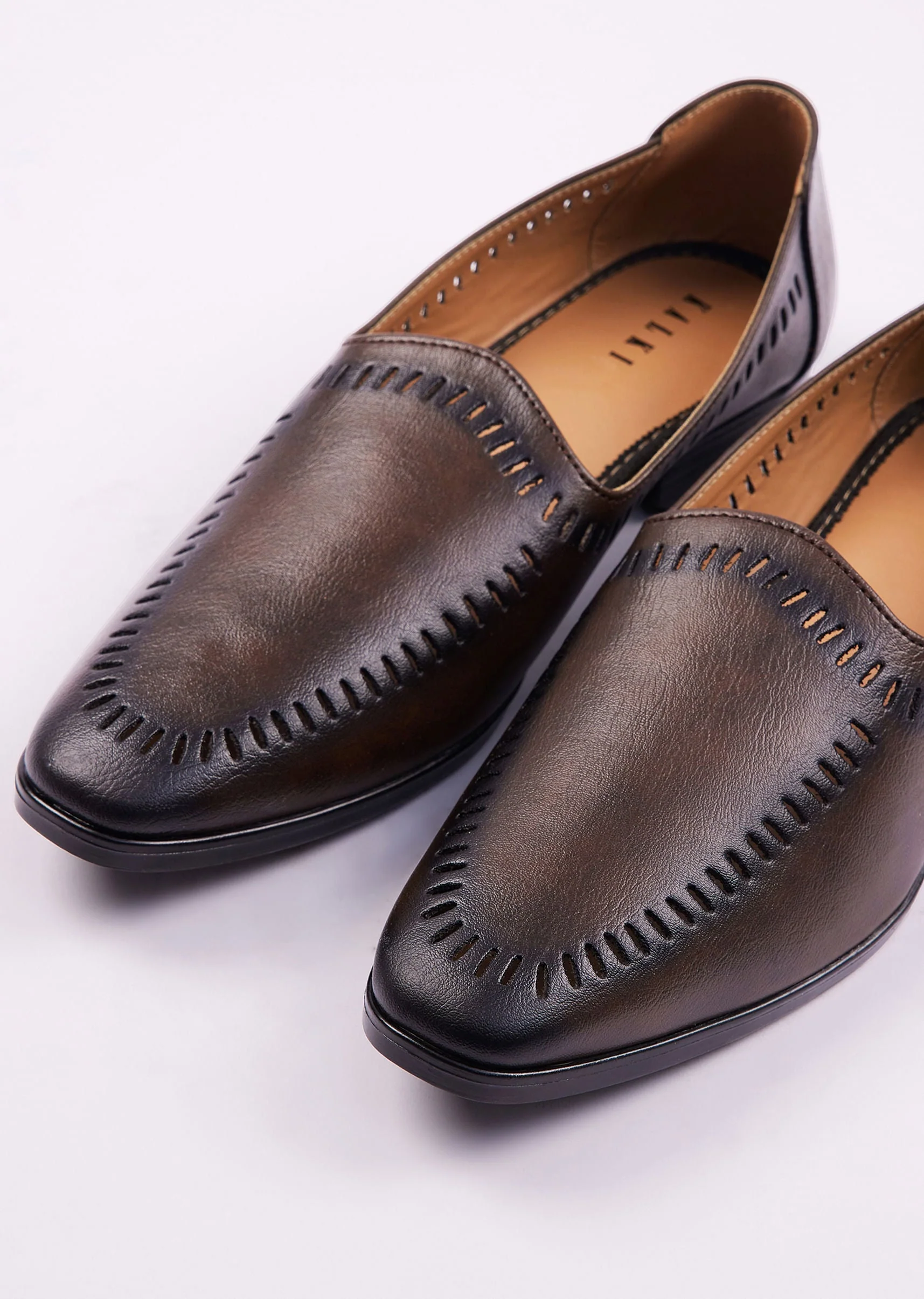 Brown Ethnic Juttis For Men - Image 4