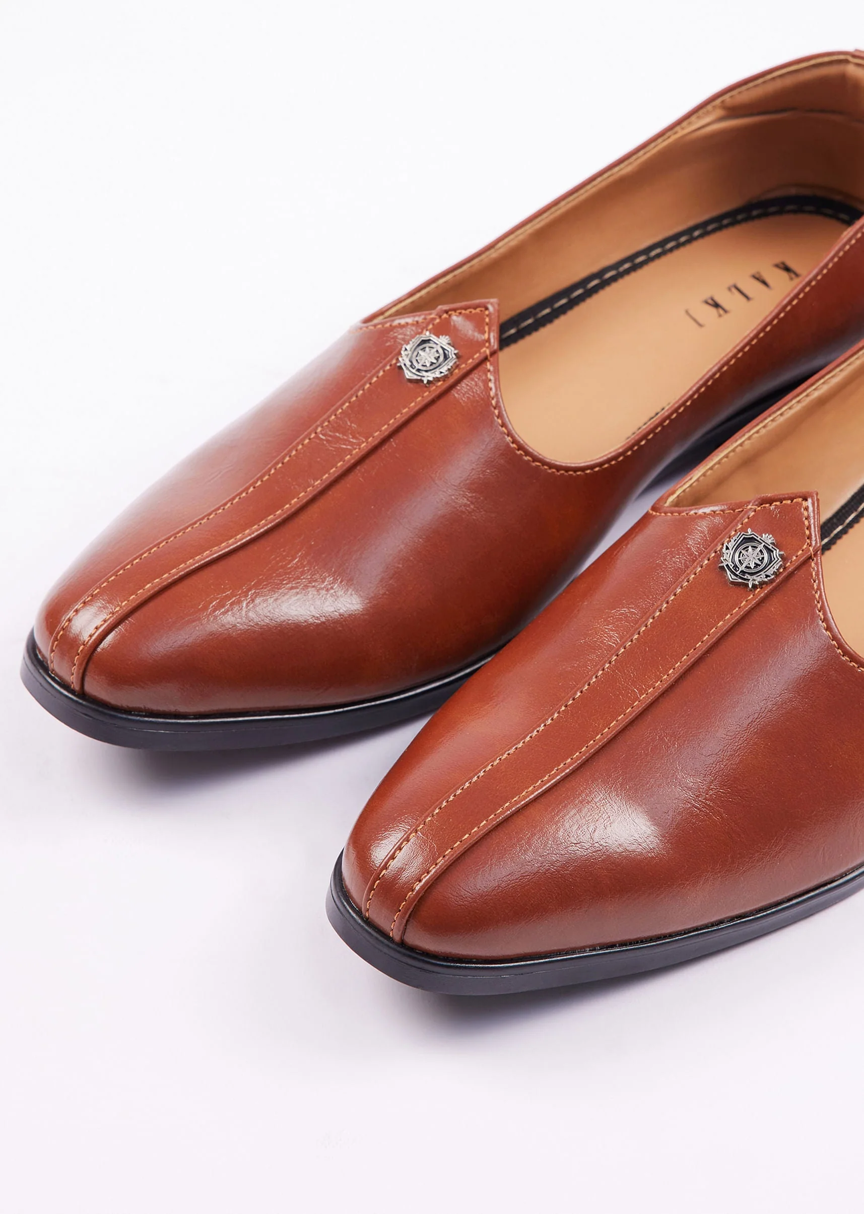 Brown Formal Juttis For Men - Image 4