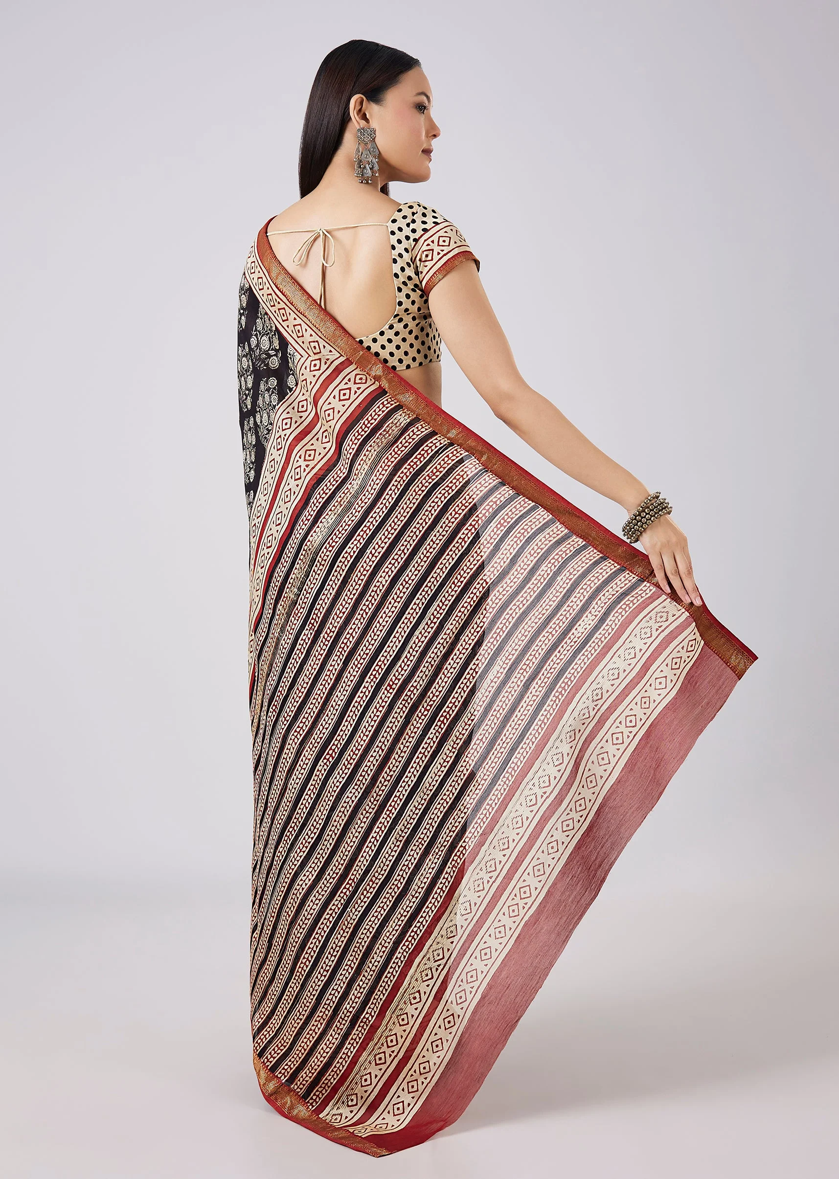 Brown Hand Painted Floral Motif Saree with Blouse - Image 4