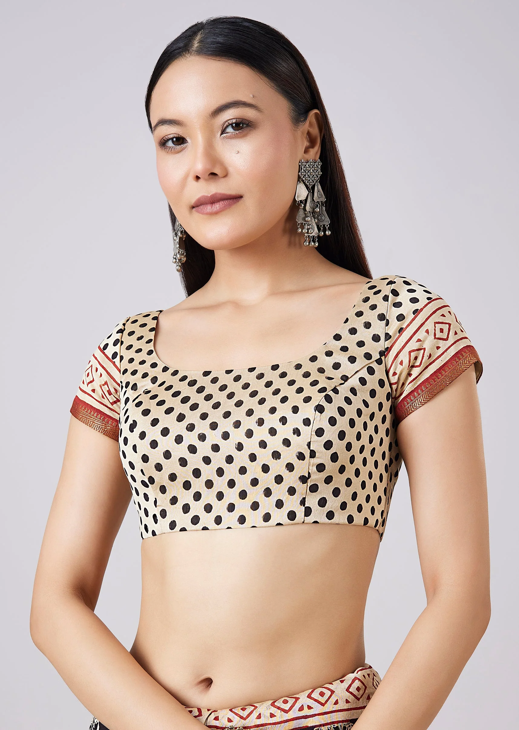Brown Hand Painted Floral Motif Saree with Blouse - Image 7