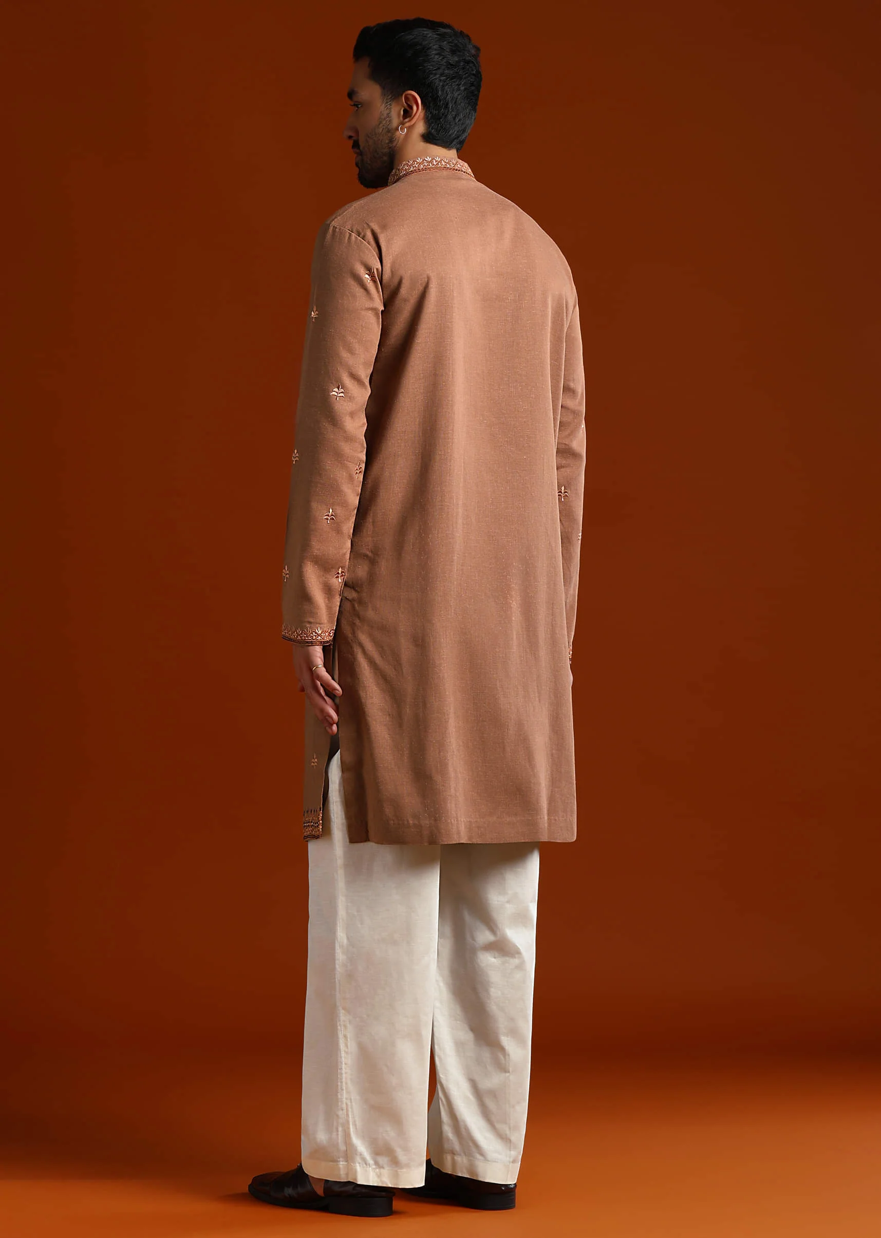 Brown Kurta Set For Men With Thread Work - Image 5