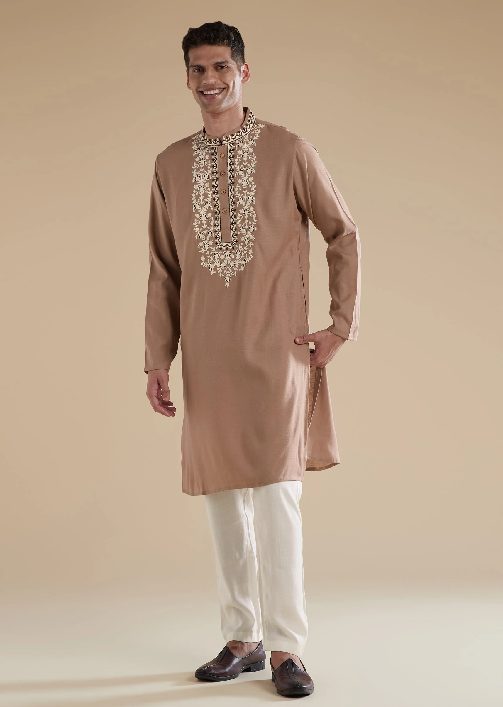 Brown Kurta Set With Thread Detail Work - Image 3