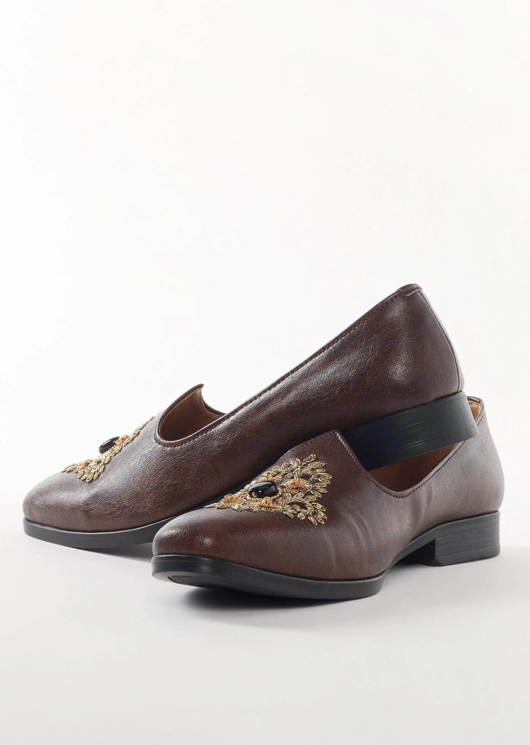 Brown Leather Ethnic Jutti With Floral Embroidery And Decorative Stone For Men - Image 3