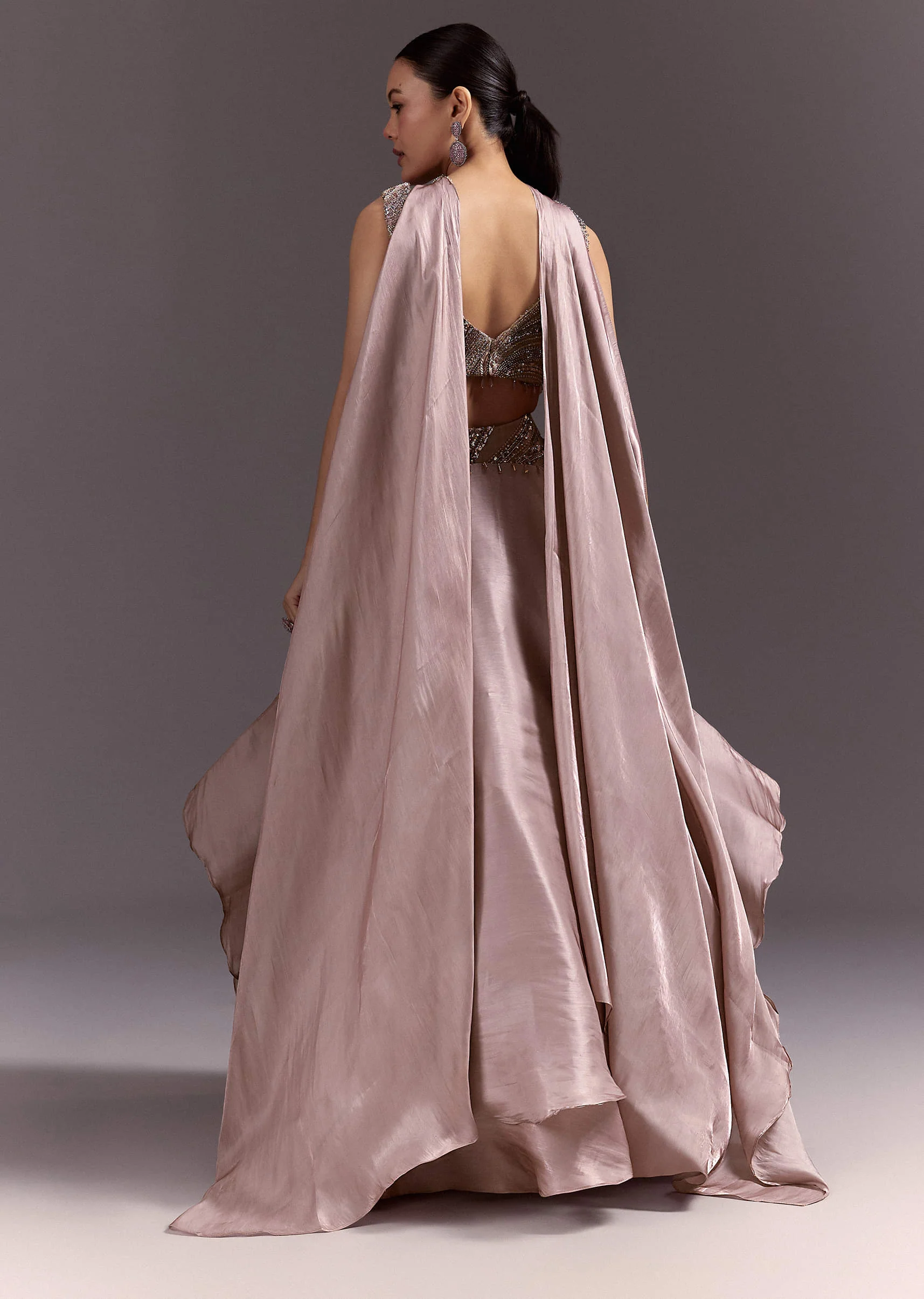 Brown Organza Lehenga With Sweetheart Neck Blouse And Choker Dupatta - Image 5