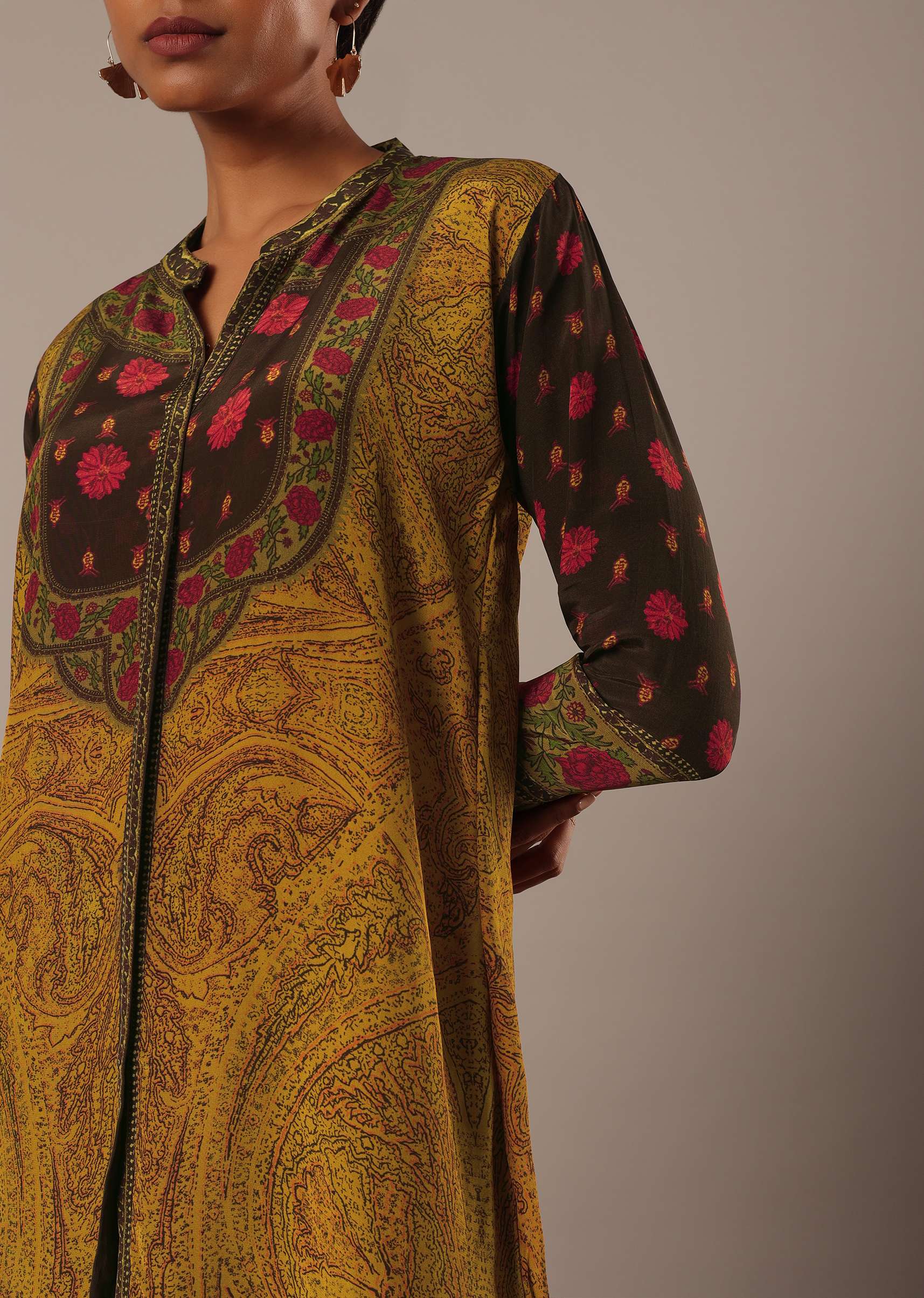 Brown Short Kurti Set With Printed Detail - Image 4