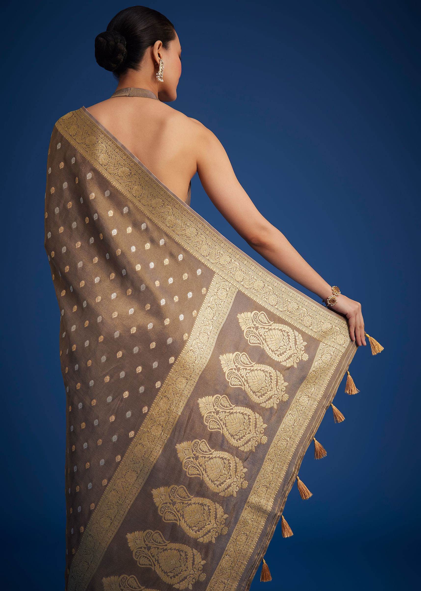 Brownish Grey Tissue Silk Saree With Zari Border And Butti Work - Image 6