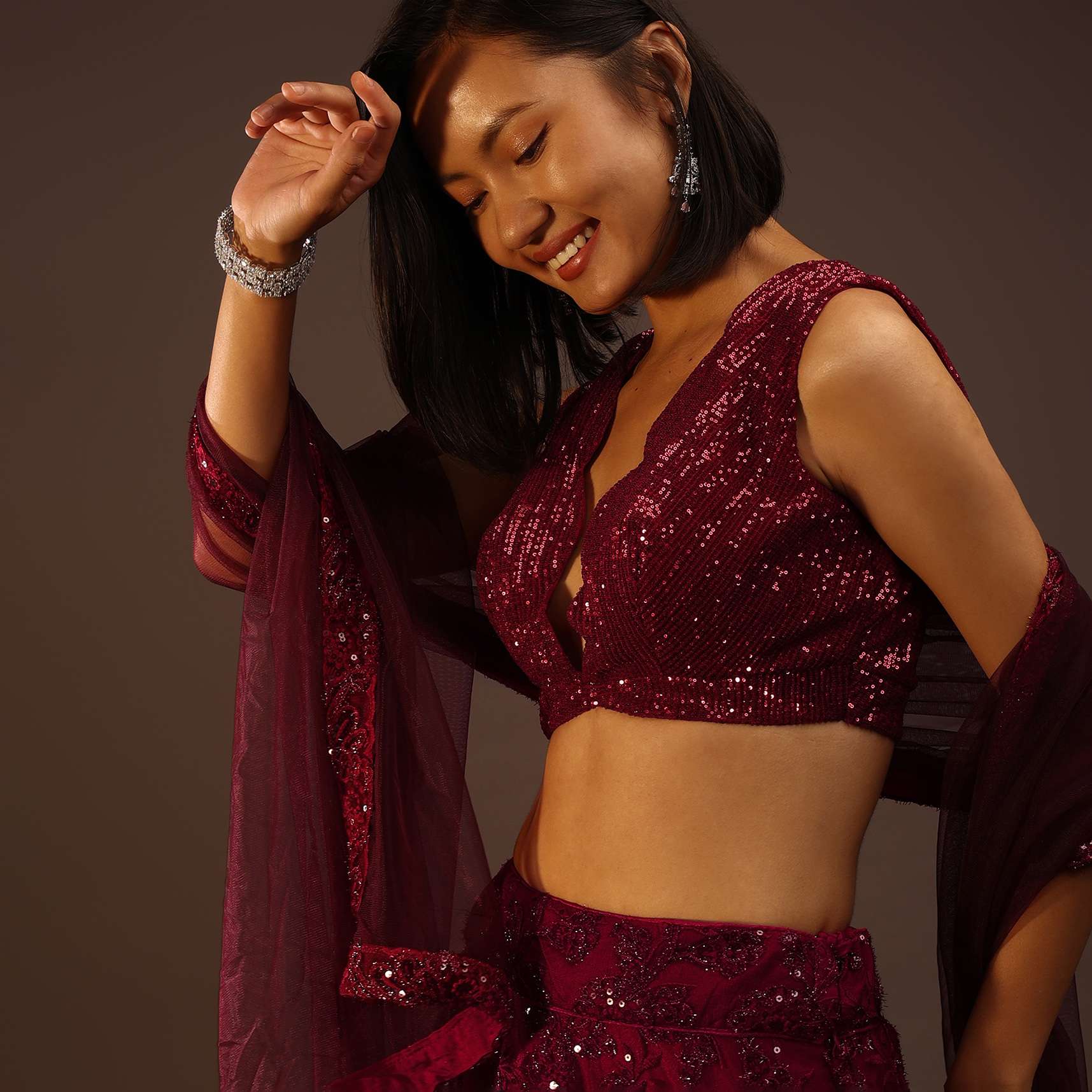 Chilli Pepper Sequins Sleeveless Blouse In A Scallop Plunging Neckline Back Zip Closure With A Curved Hemline - Image 3