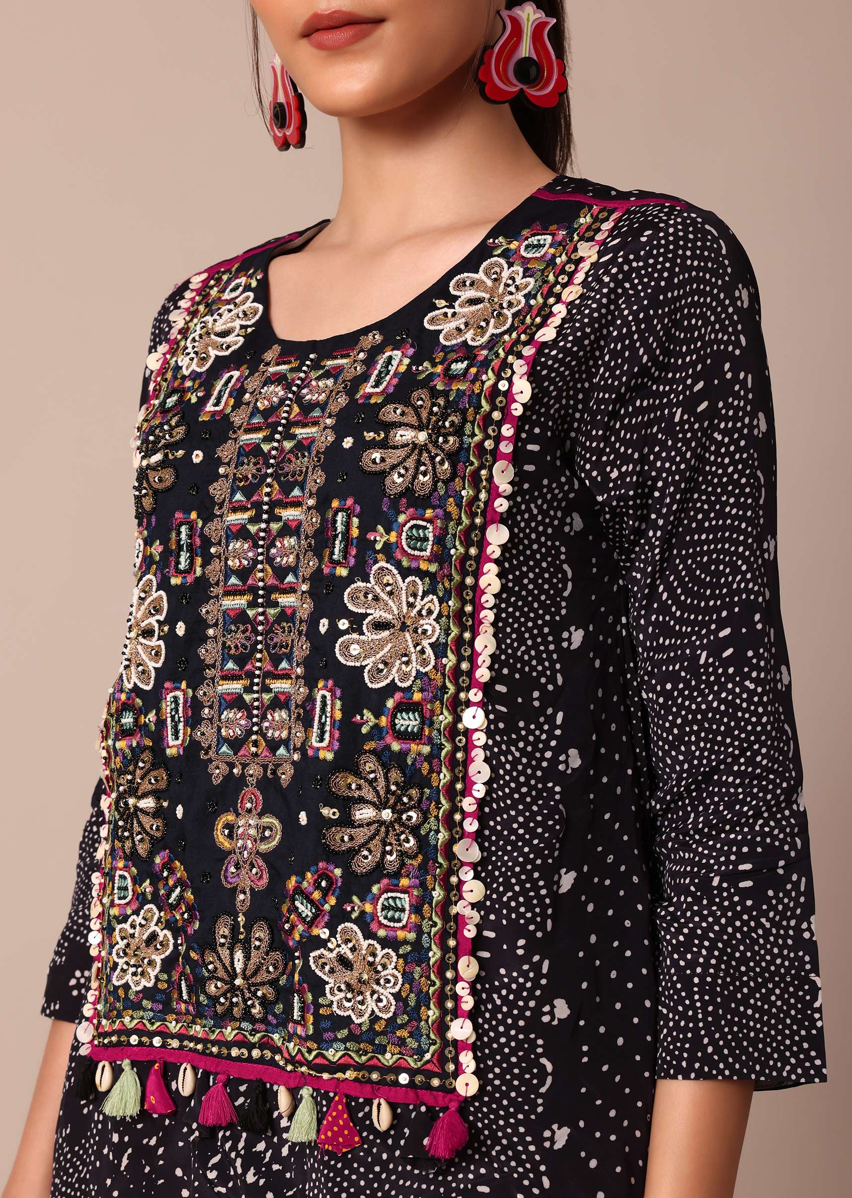 Classic Black Silk Printed Embroidery Kurta Pant Set - Image 2