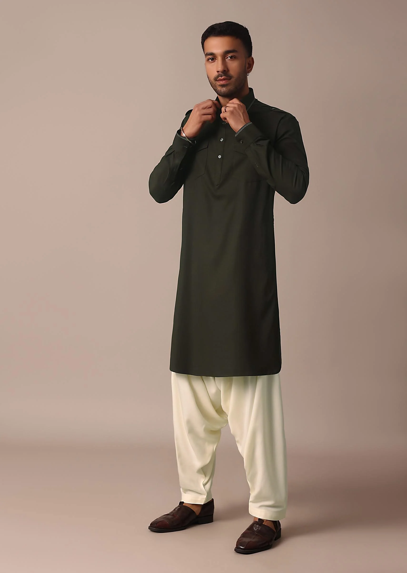 Classic Green Pathani Kurta Set For Eid - Image 2