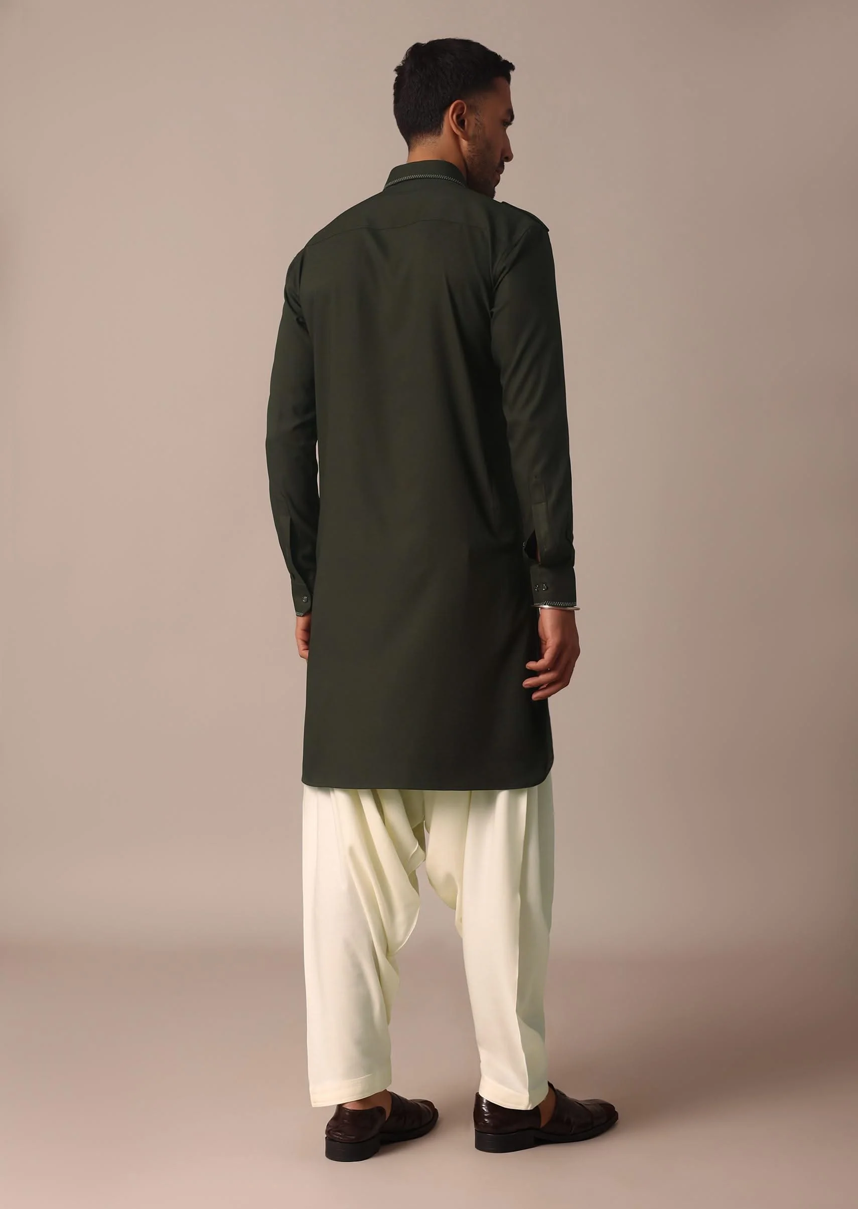 Classic Green Pathani Kurta Set For Eid - Image 5