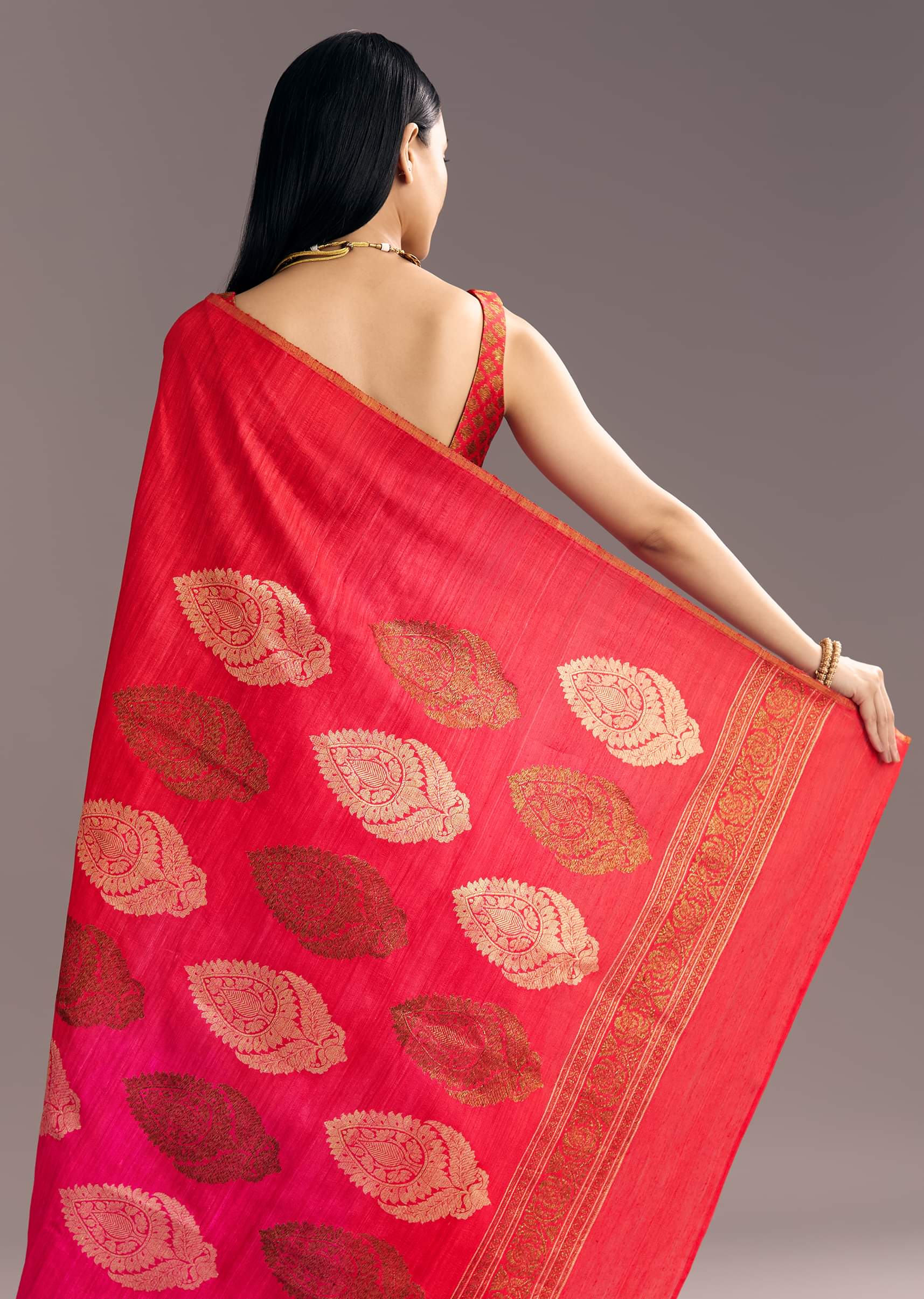 Corel Red Kora Silk Handloom Saree With Woven Traditional Motif - Image 4