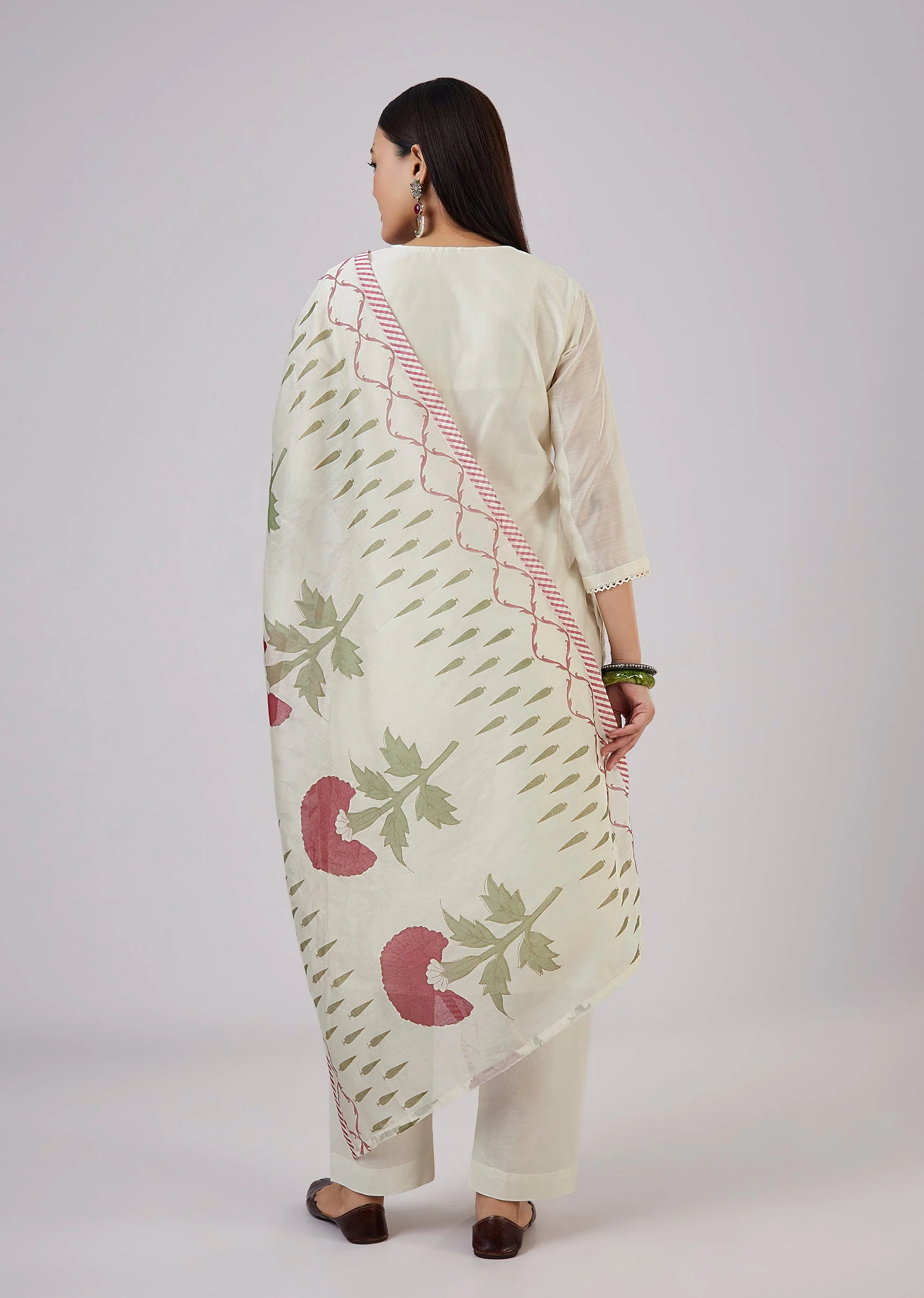 Cream Chanderi Kurta Set With Embellished Work - Image 5