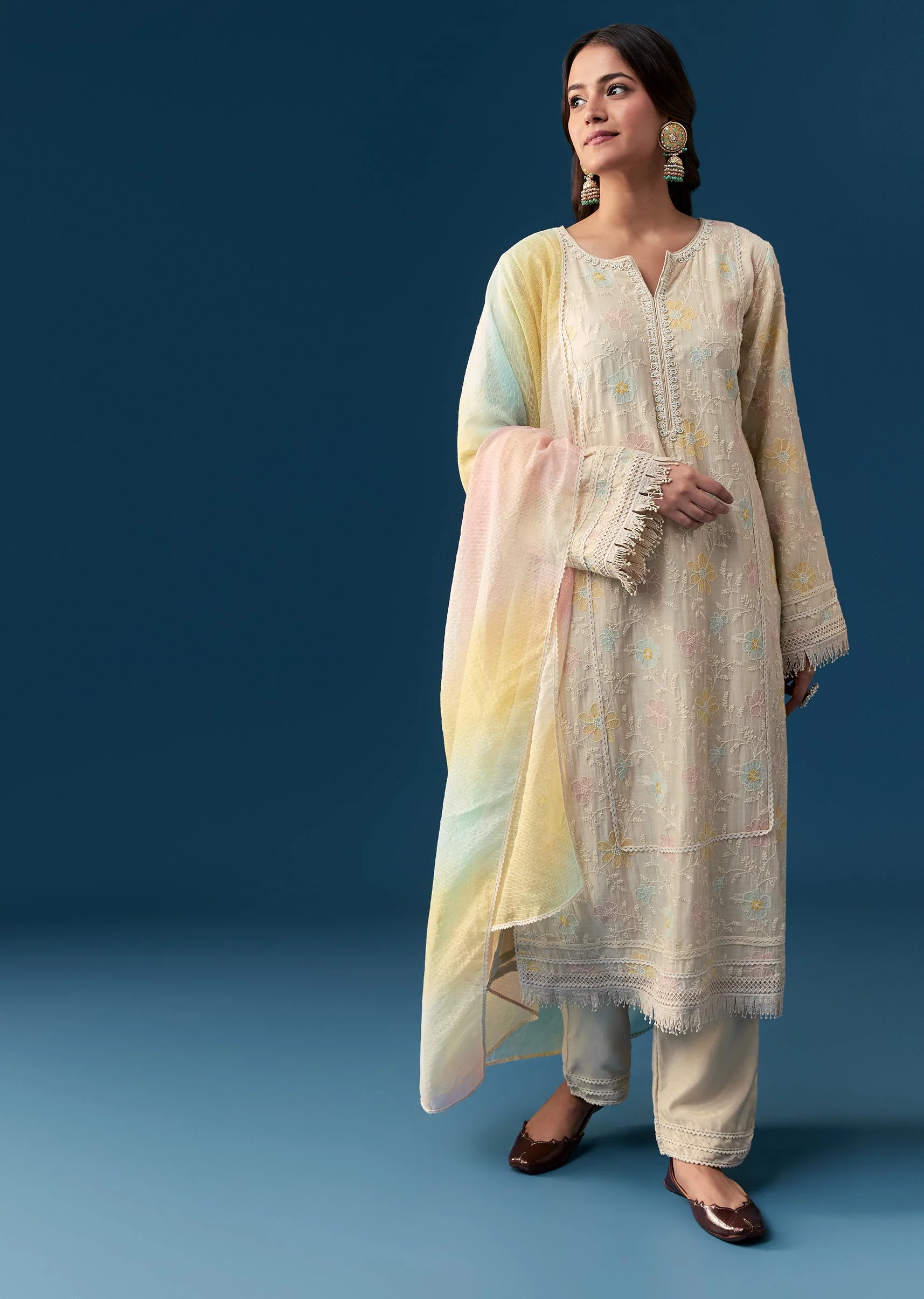 Cream Cotton Kurta Set With Thread Work - Image 2