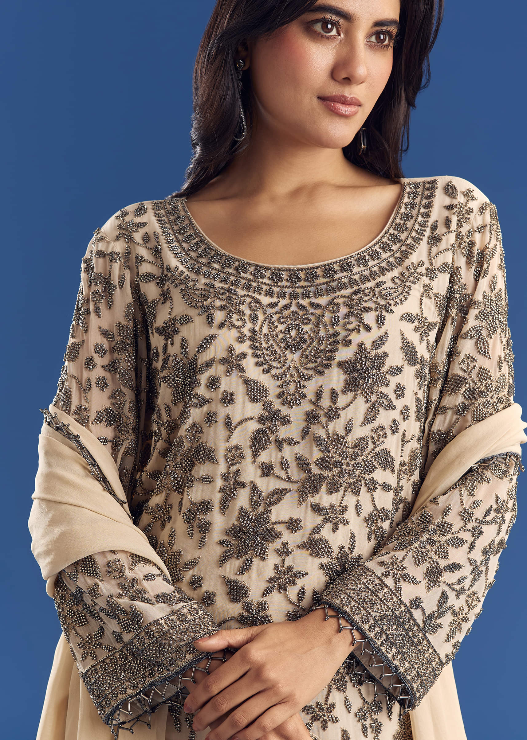 Cream Georgette Fully Beaded Kurta Pant Set With Dupatta - Image 4