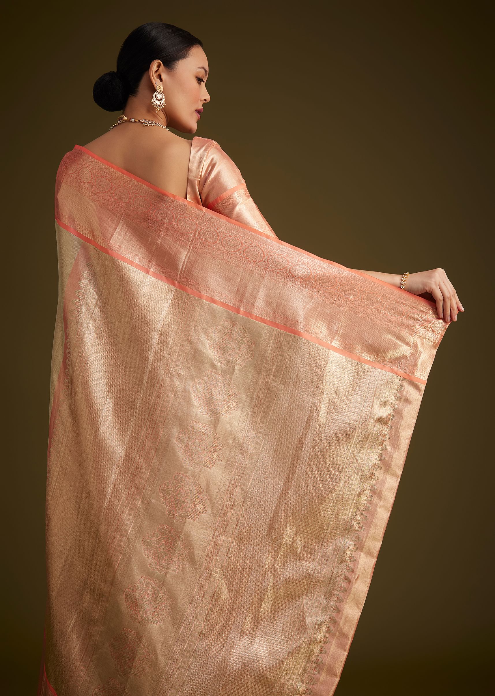 Cream Kanjivaram Silk Saree With Contrast Border And Pallu - Image 5