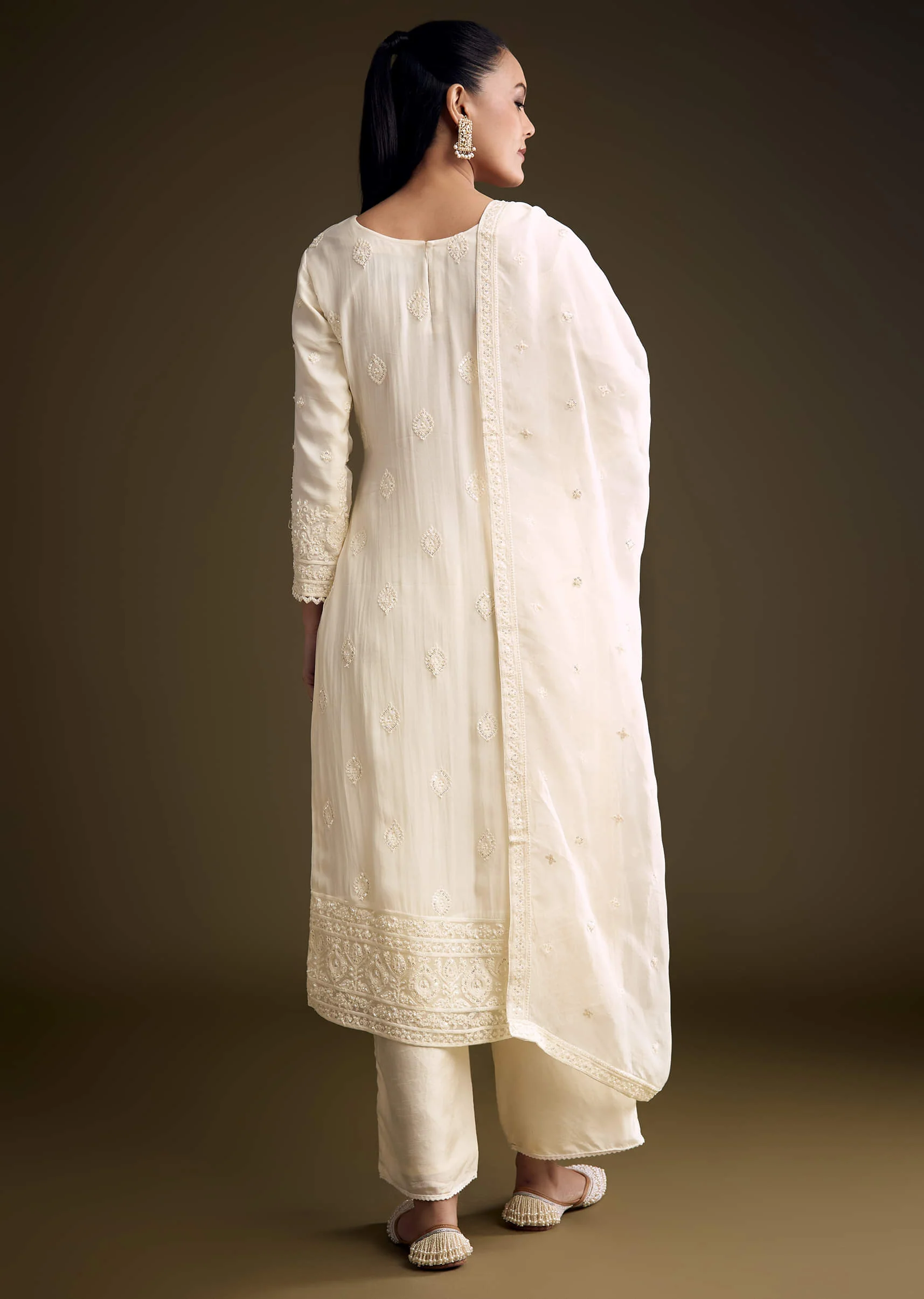 Cream Organza Kurta Set With Resham And Moti Embroidery - Image 5