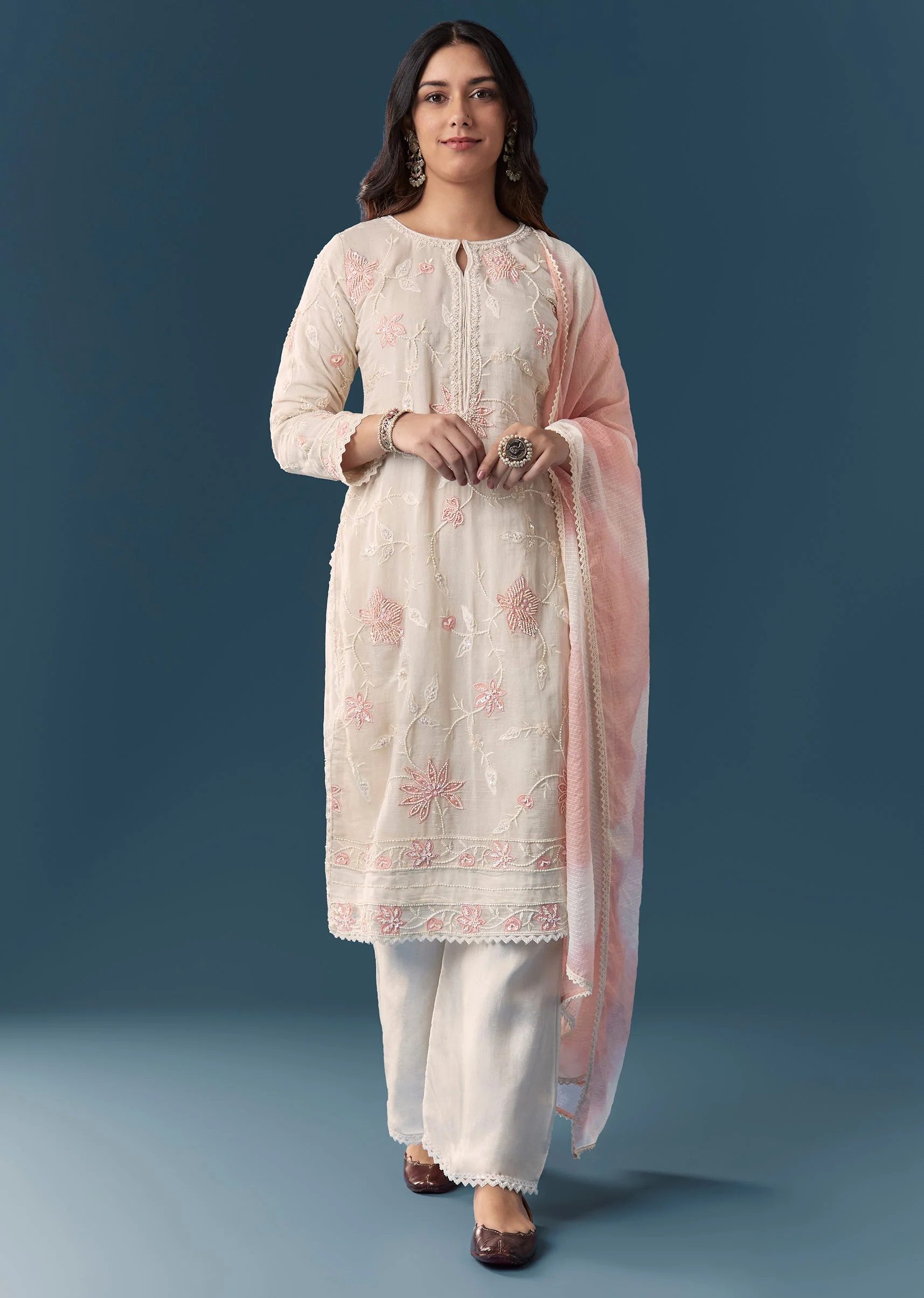 Cream Peach Applique Kurta Set With Pant And Dupatta - Image 3