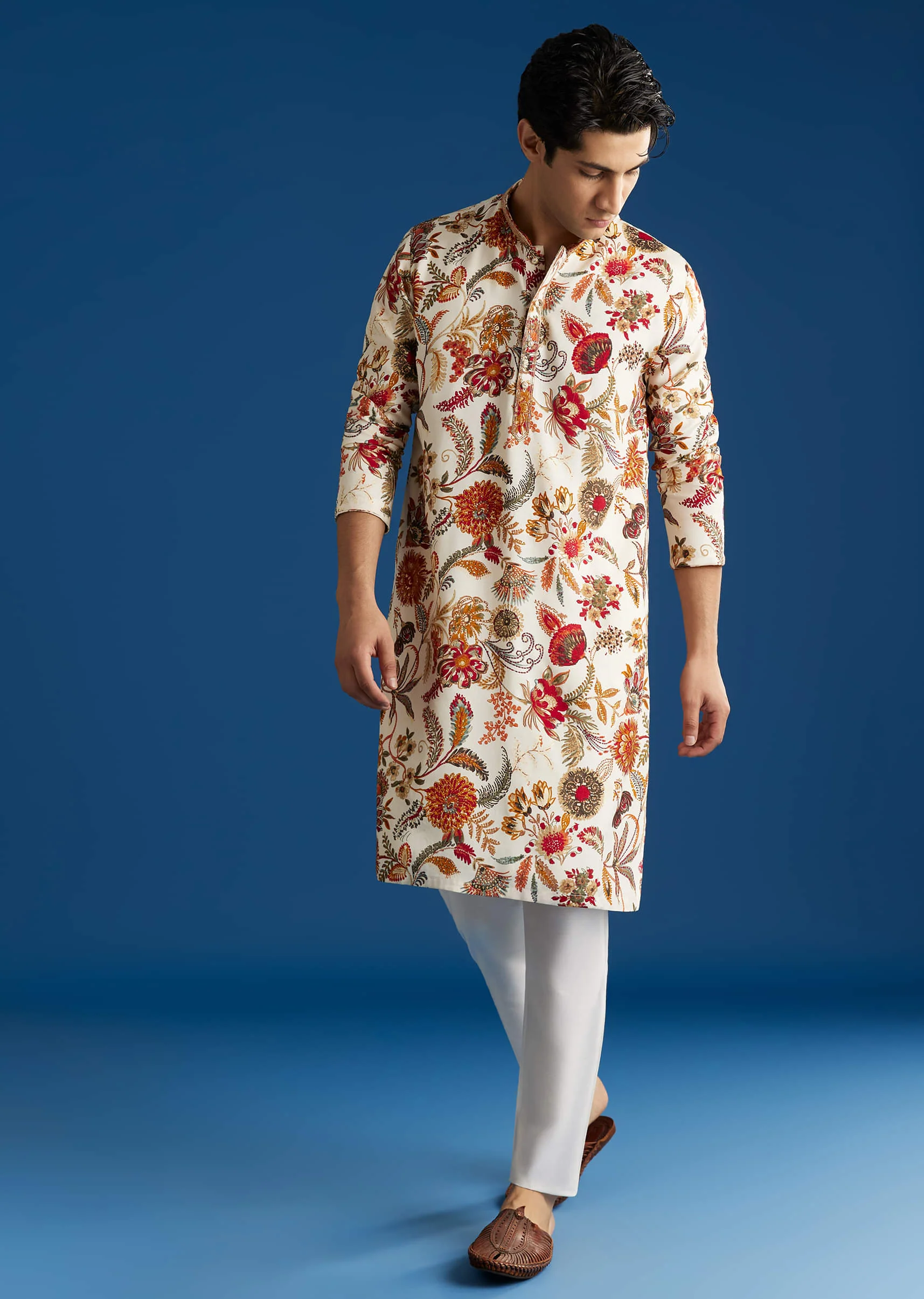 Cream Silk Floral Resham Embroidered Kurta Set - Image 2