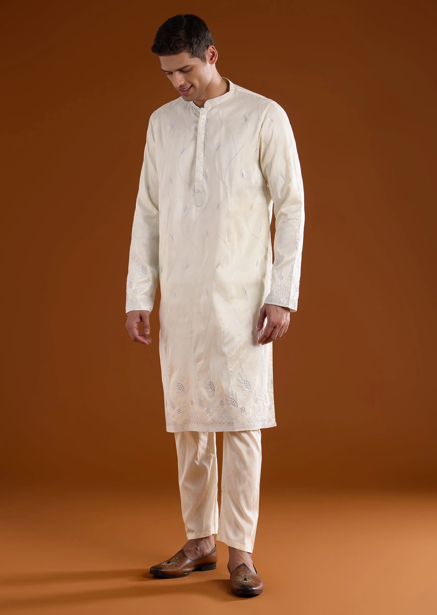 Cream Silk Mens Kurta Set With Thread Work - Image 2
