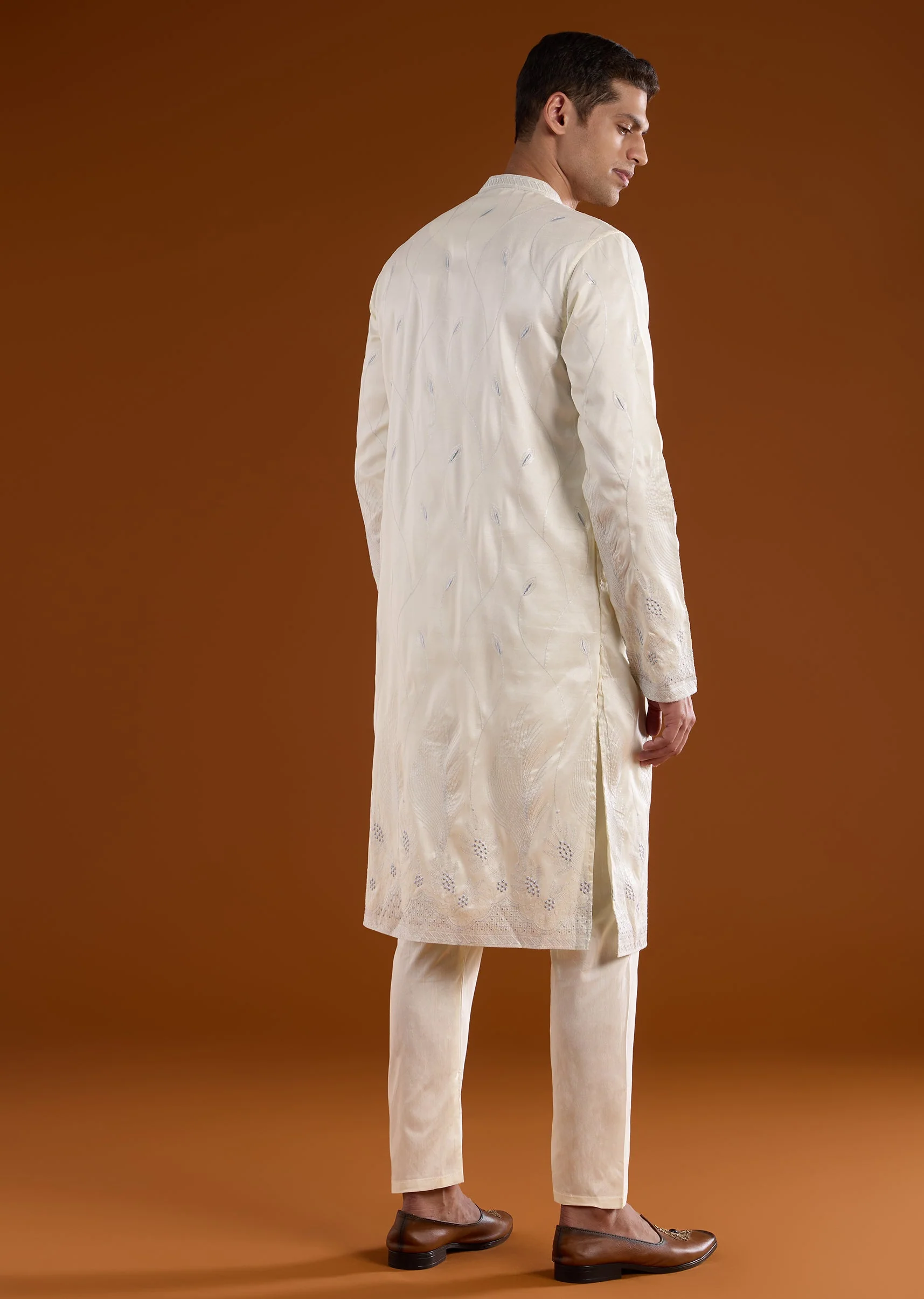 Cream Silk Mens Kurta Set With Thread Work - Image 5