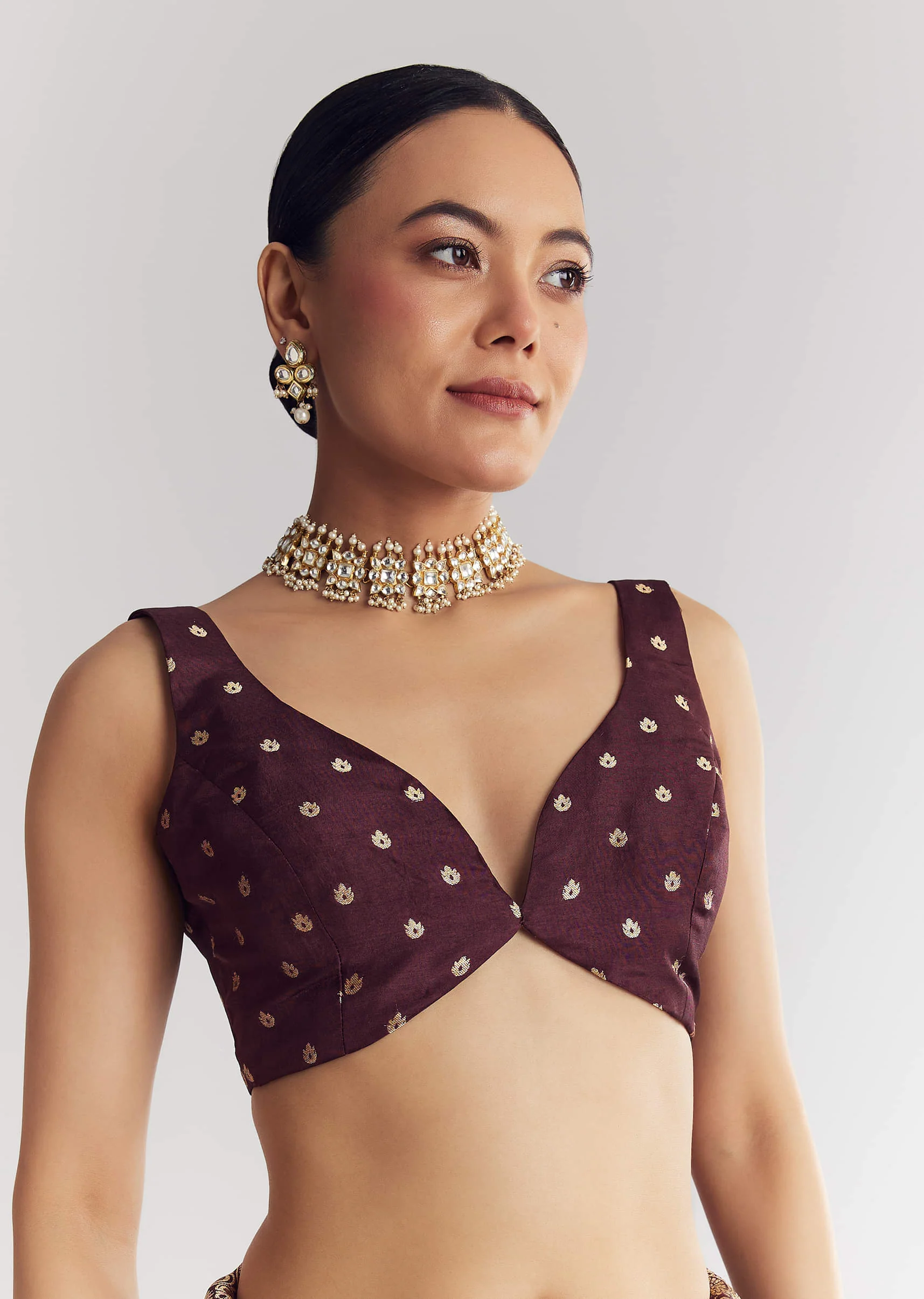 Dark Brown Dola Silk Saree With Floral And Butti Work - Image 7