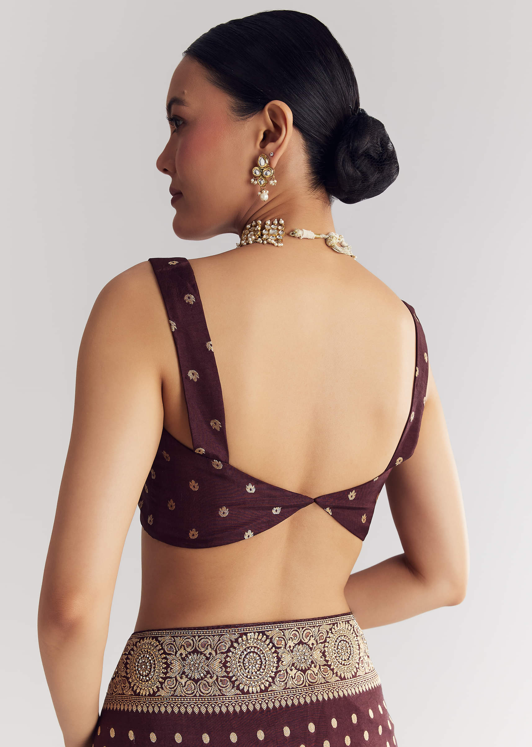Dark Brown Dola Silk Saree With Floral And Butti Work - Image 8