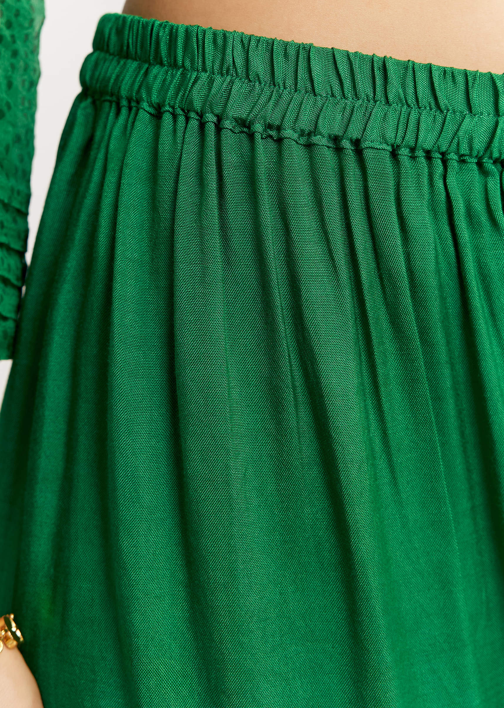 Dark Green Printed Chiffon Sequin Kurta Set With Dupatta - Image 6