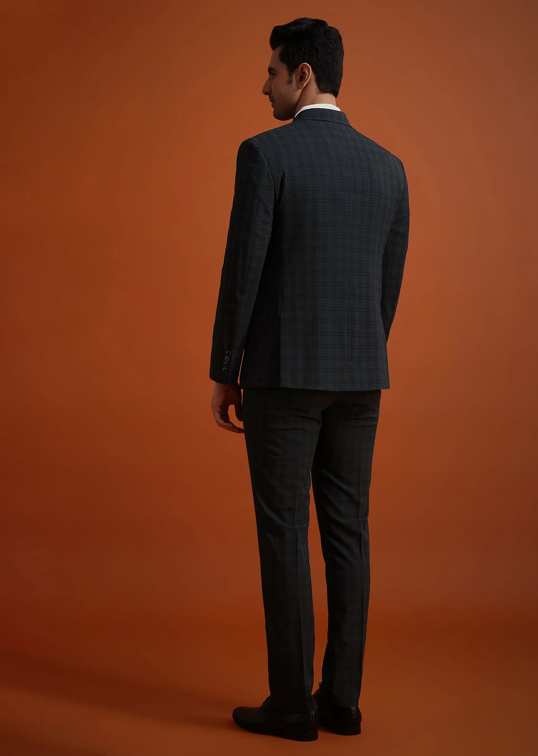 Dark Grey Tuxedo And Pant Set With Checkered Detail - Image 5