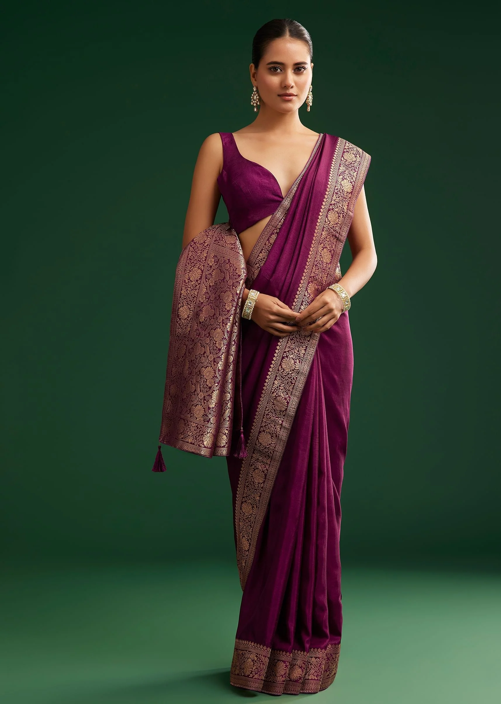 Dark Wine Dola Silk Saree With Zari Border And Pallu - Image 3