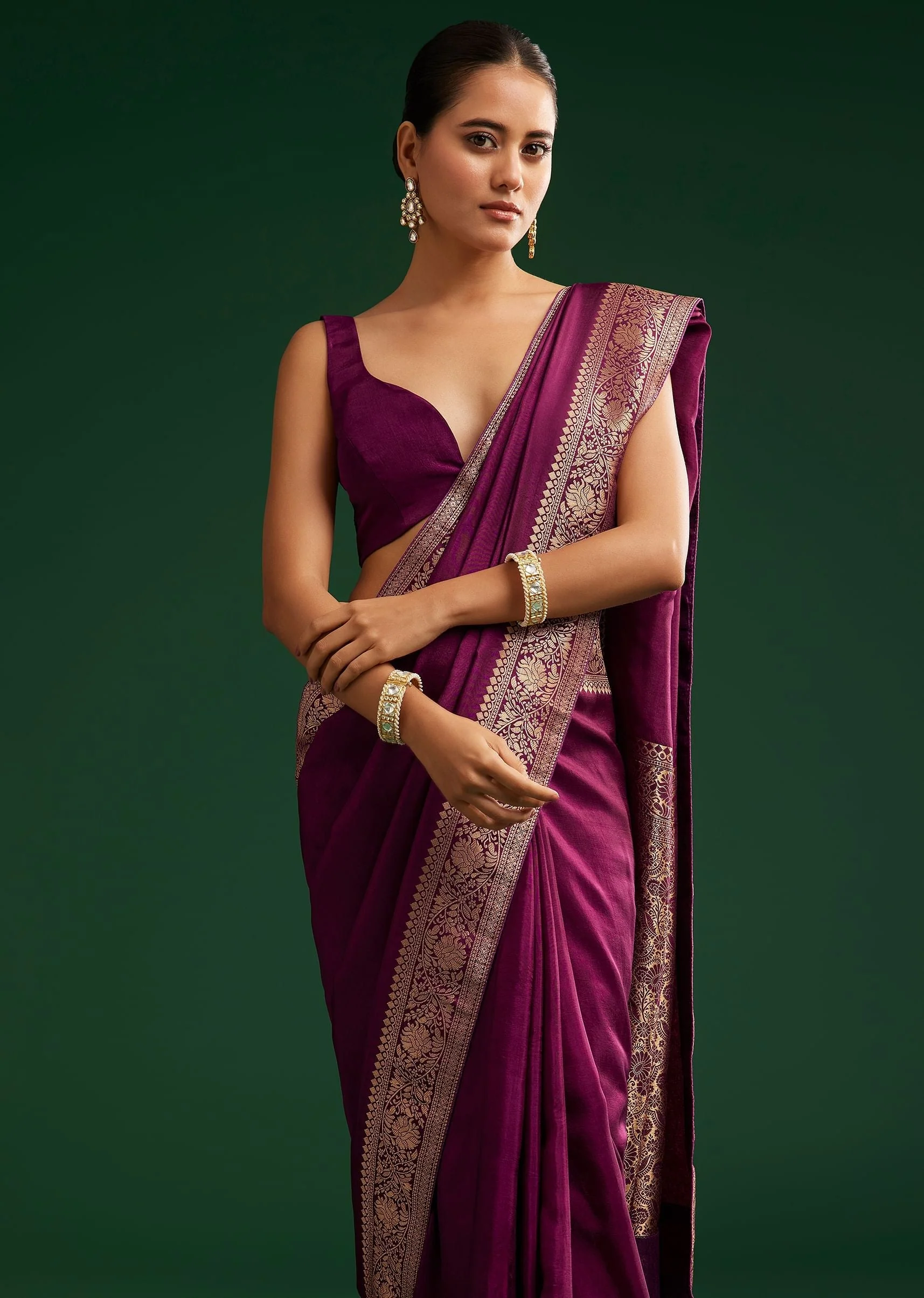 Dark Wine Dola Silk Saree With Zari Border And Pallu - Image 5