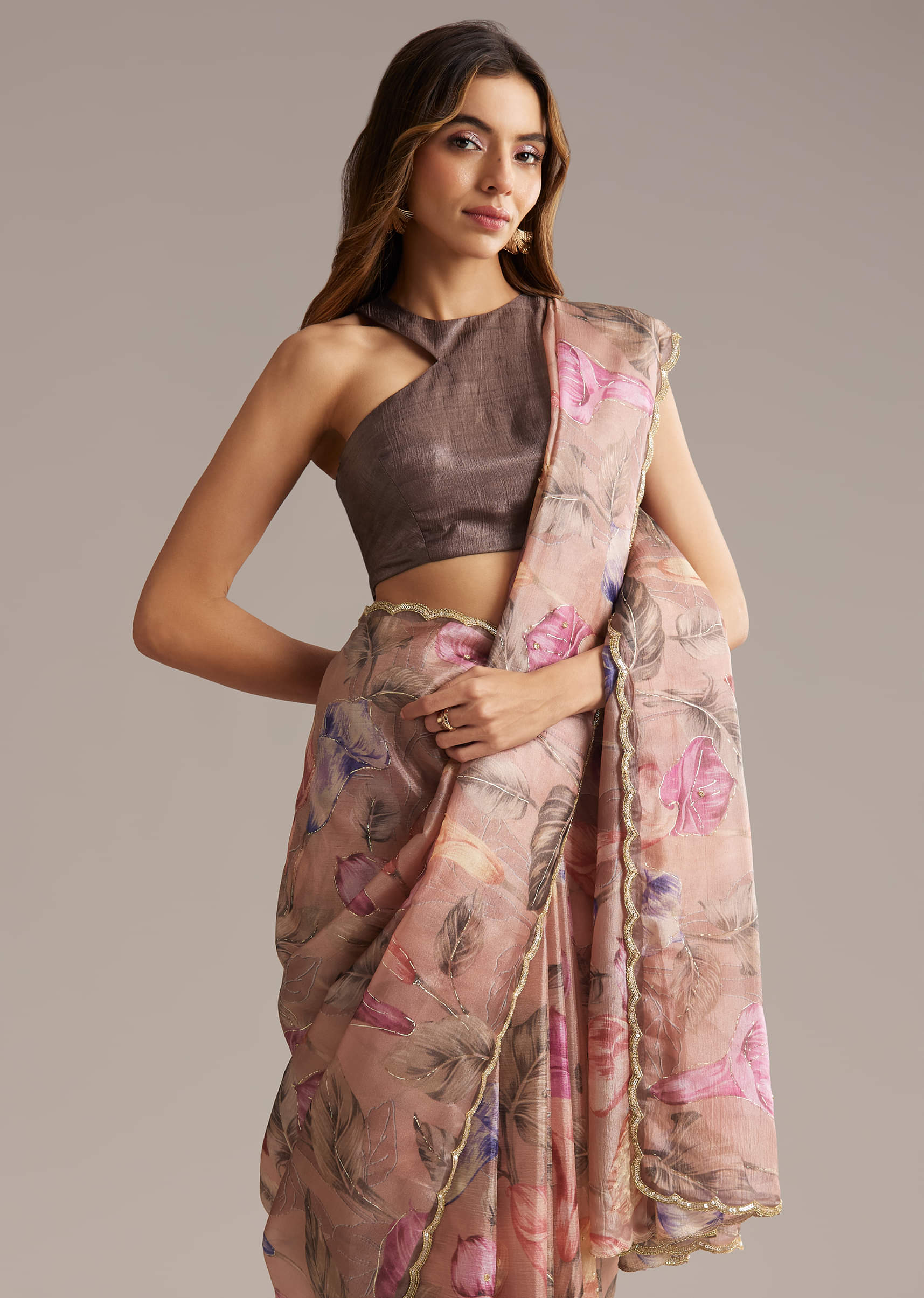 Dusky Peach Crush Tissue Saree With Floral Print And Zari Embroidery - Image 4