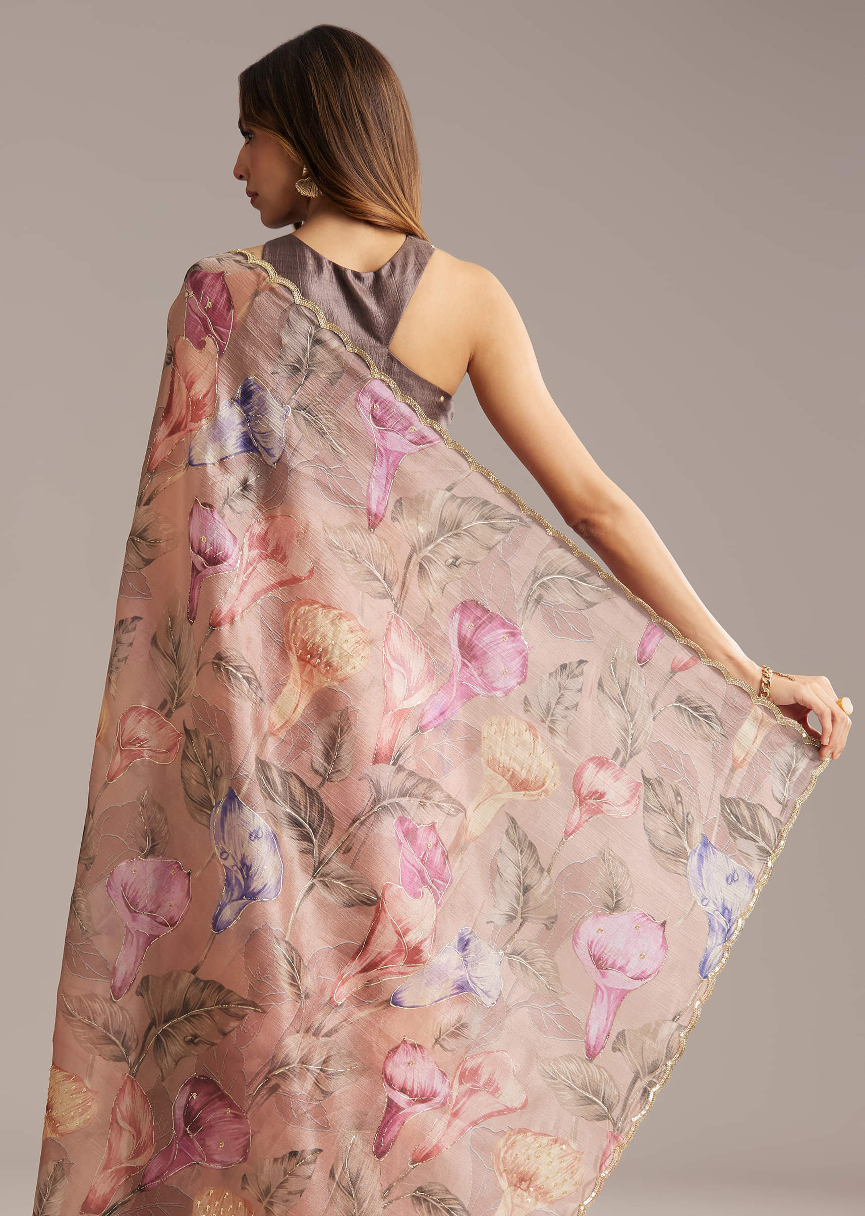 Dusky Peach Crush Tissue Saree With Floral Print And Zari Embroidery - Image 5