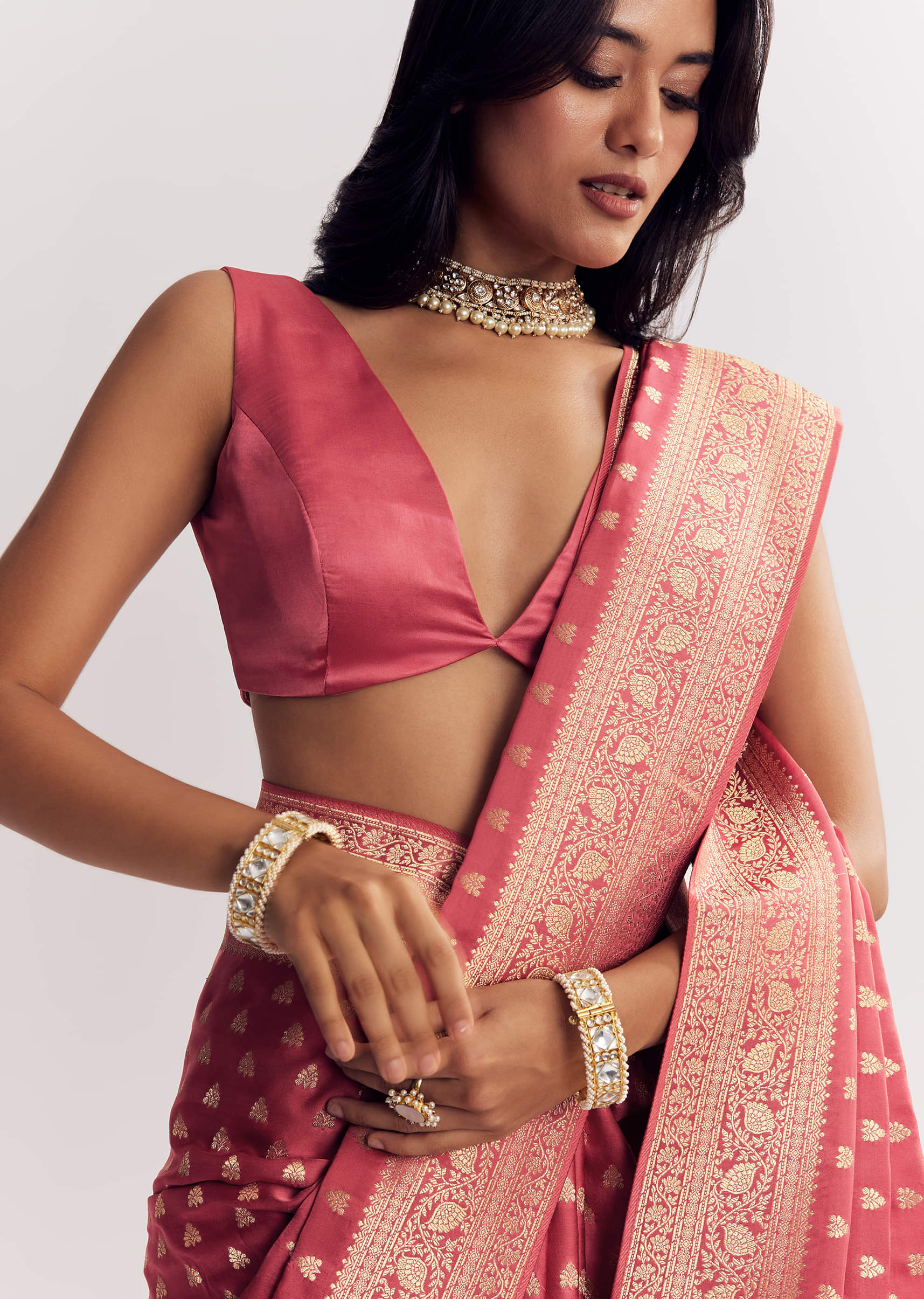 Dusky Pink Silk Saree With Butti And Woven Border - Image 2