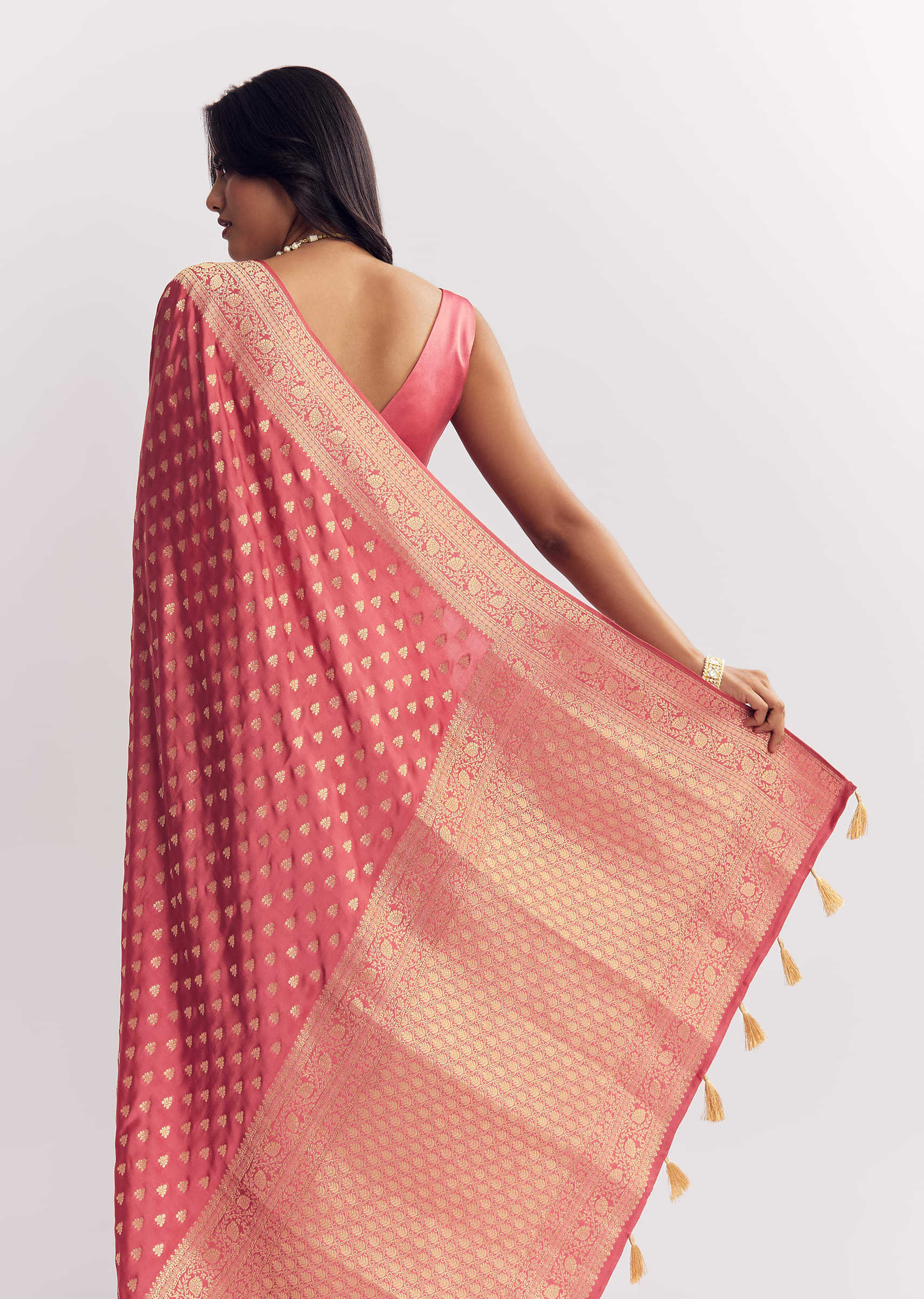 Dusky Pink Silk Saree With Butti And Woven Border - Image 6