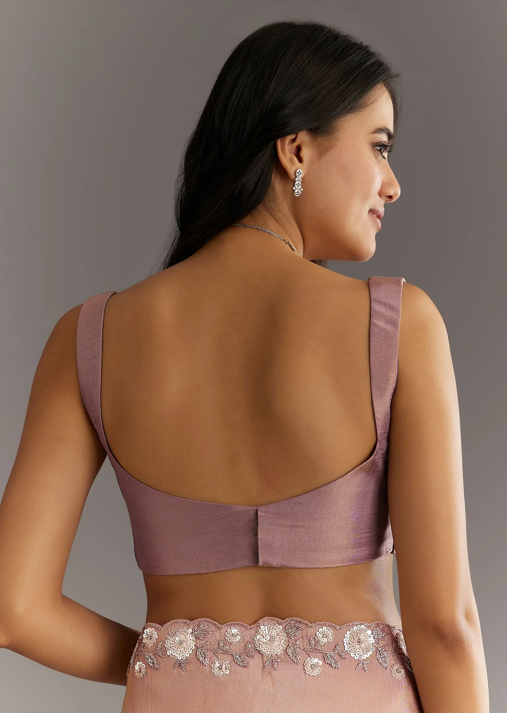 Dusty Rose Tissue Saree With Floral Embroidered Scallop Border - Image 8