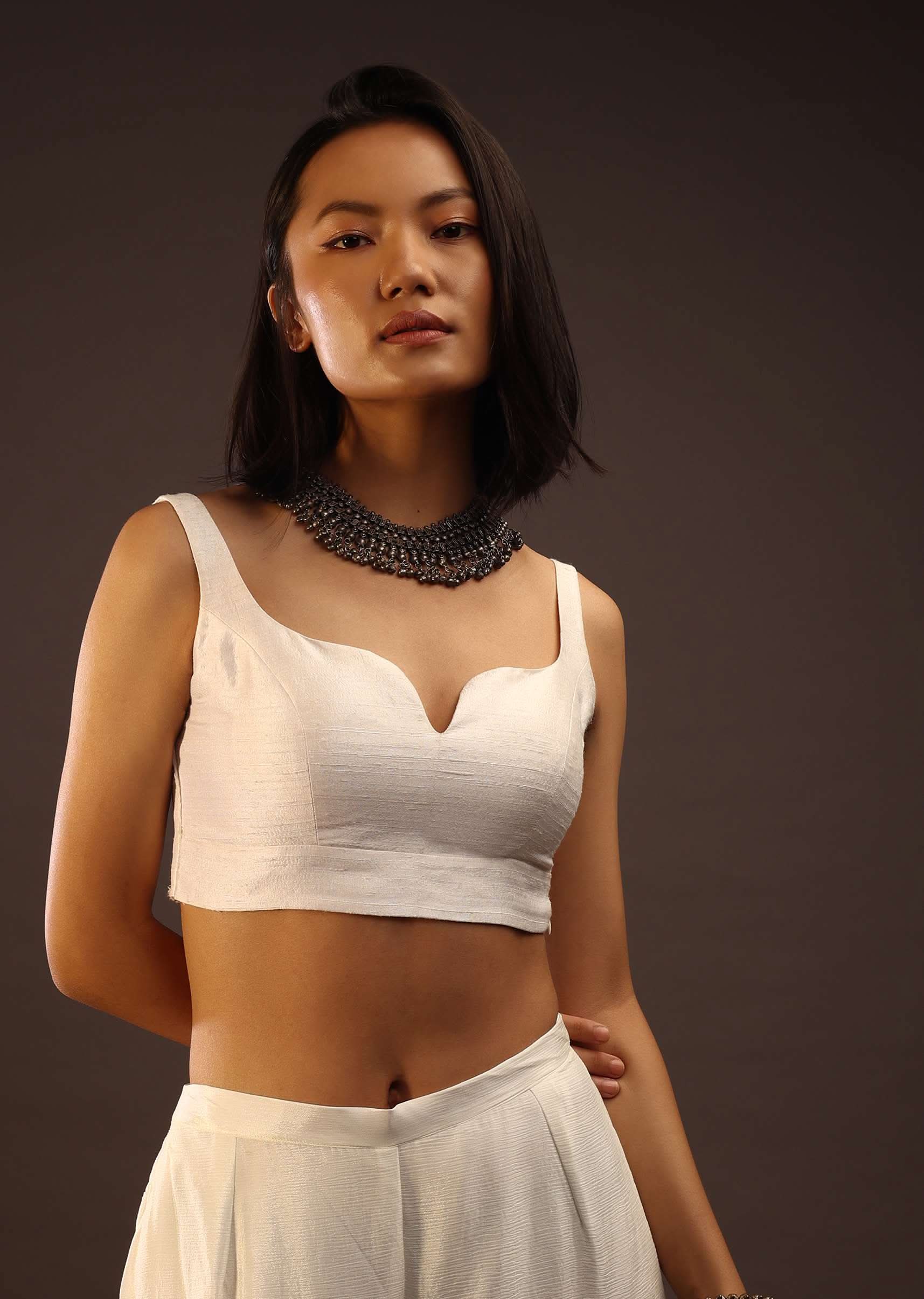 Egret White Sleeveless Blouse With A Sweetheart Neckline. Padded With A Back Hook Closure - Image 4