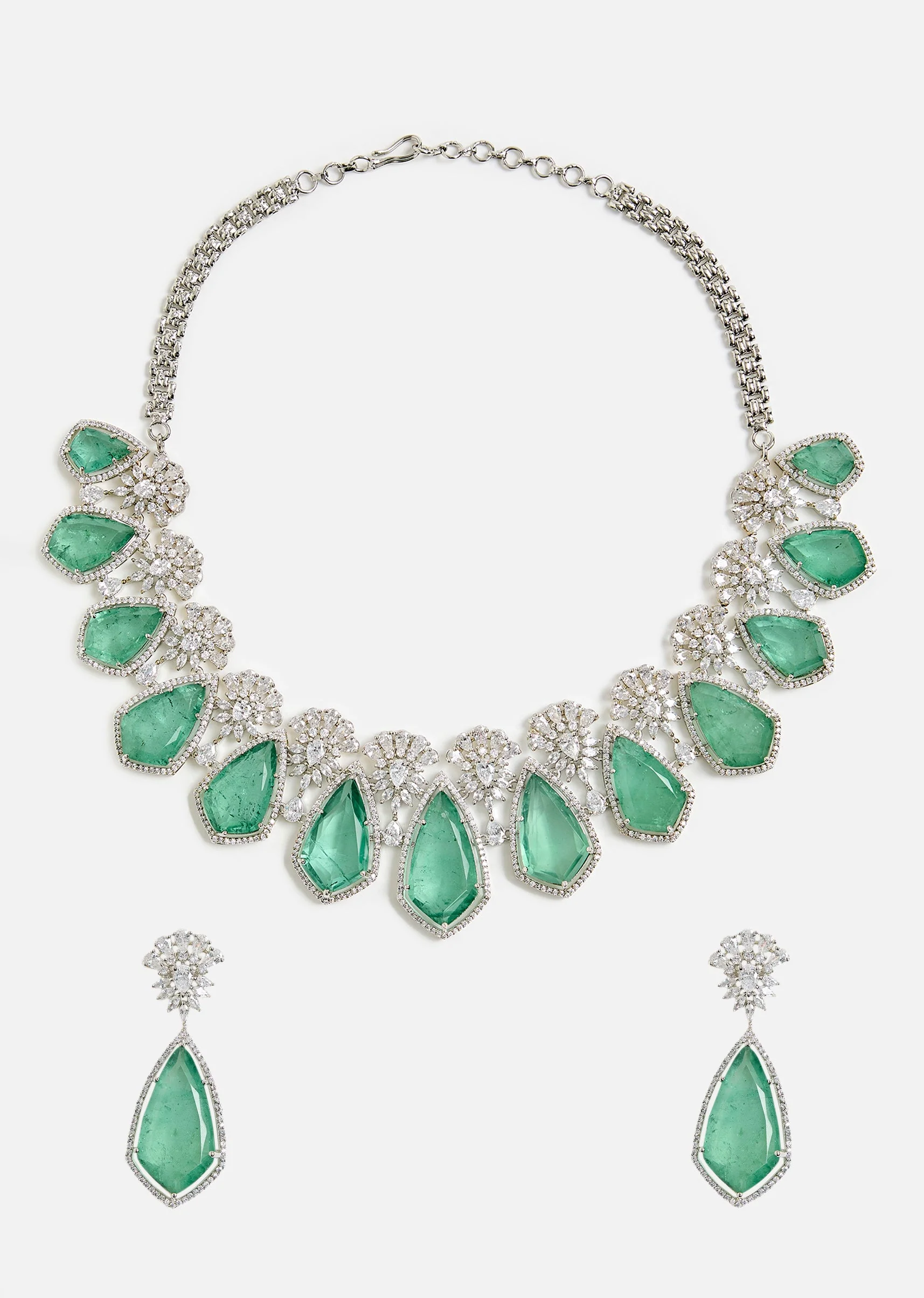 Emerald Elegance Necklace Set - Image 2